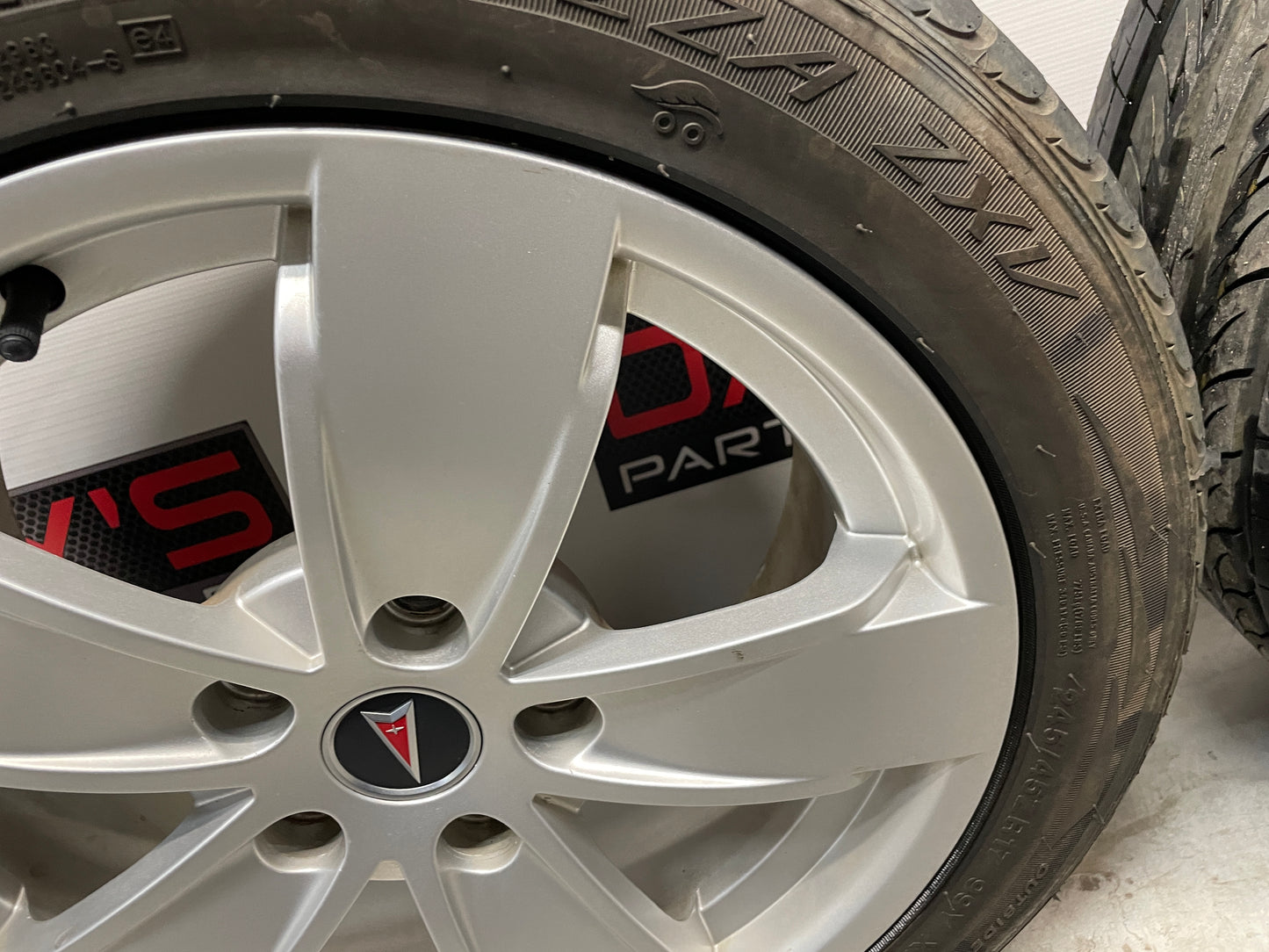 2004 Pontiac GTO Wheels and Tires 17X8 OEM - Day's Parts Yard