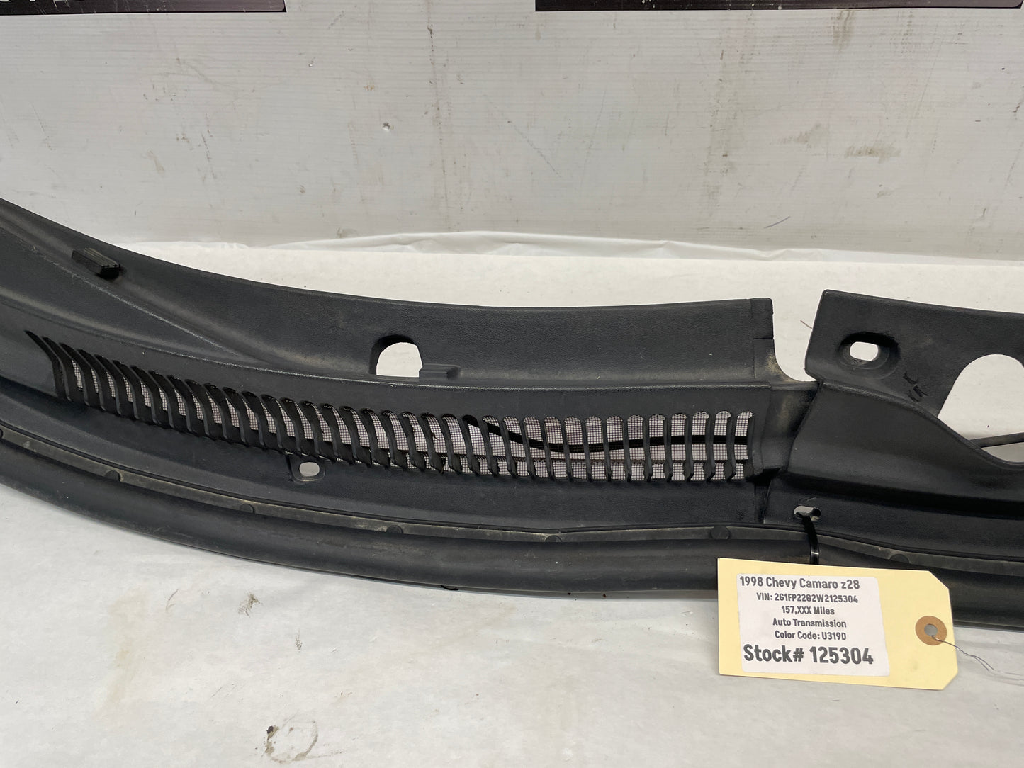 1998 Chevy Camaro Z28 Complete Windshield Wiper Cowl Panel Screen OEM - Day's Parts Yard