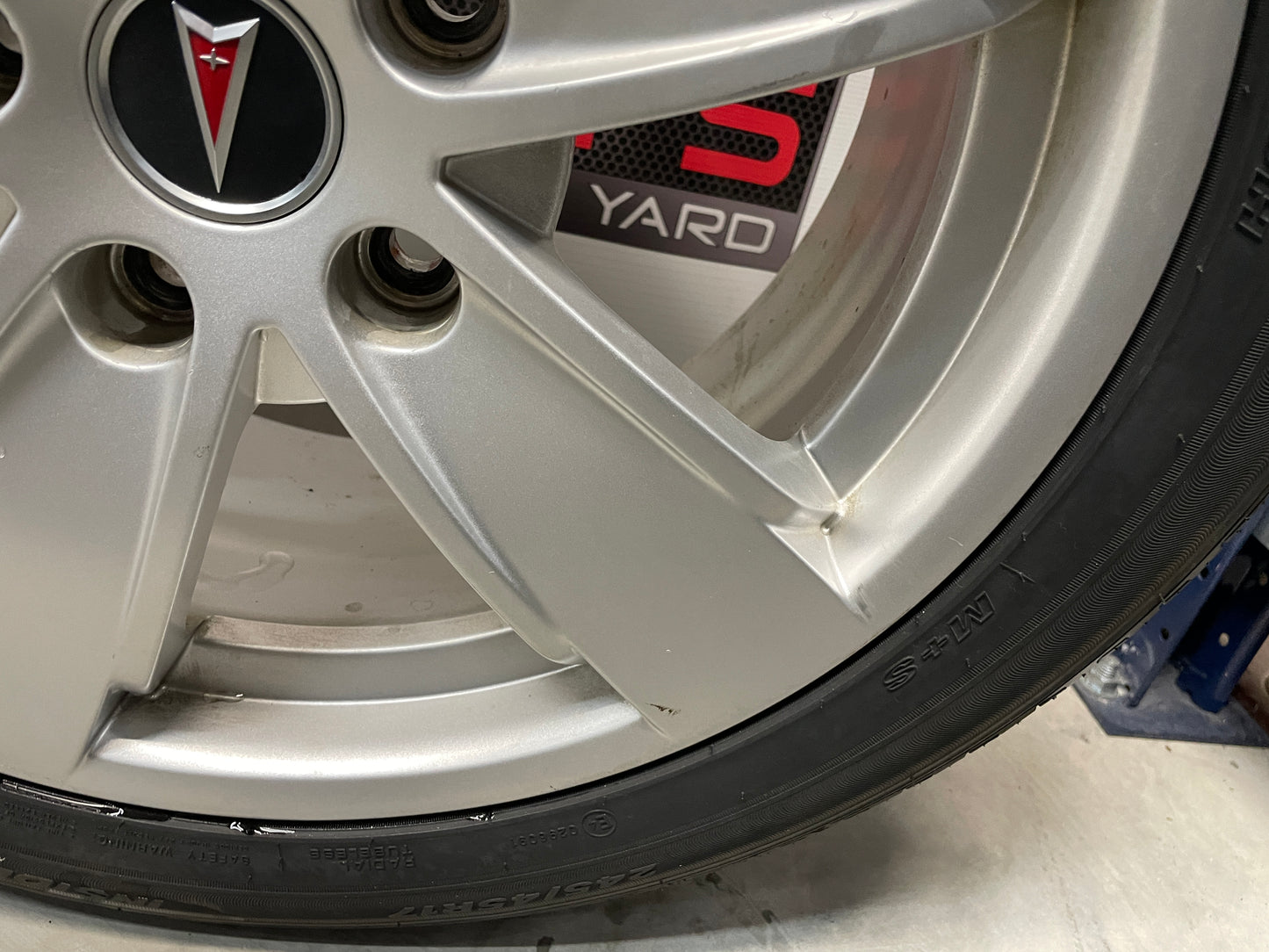 2004 Pontiac GTO Wheels and Tires 17X8 OEM - Day's Parts Yard