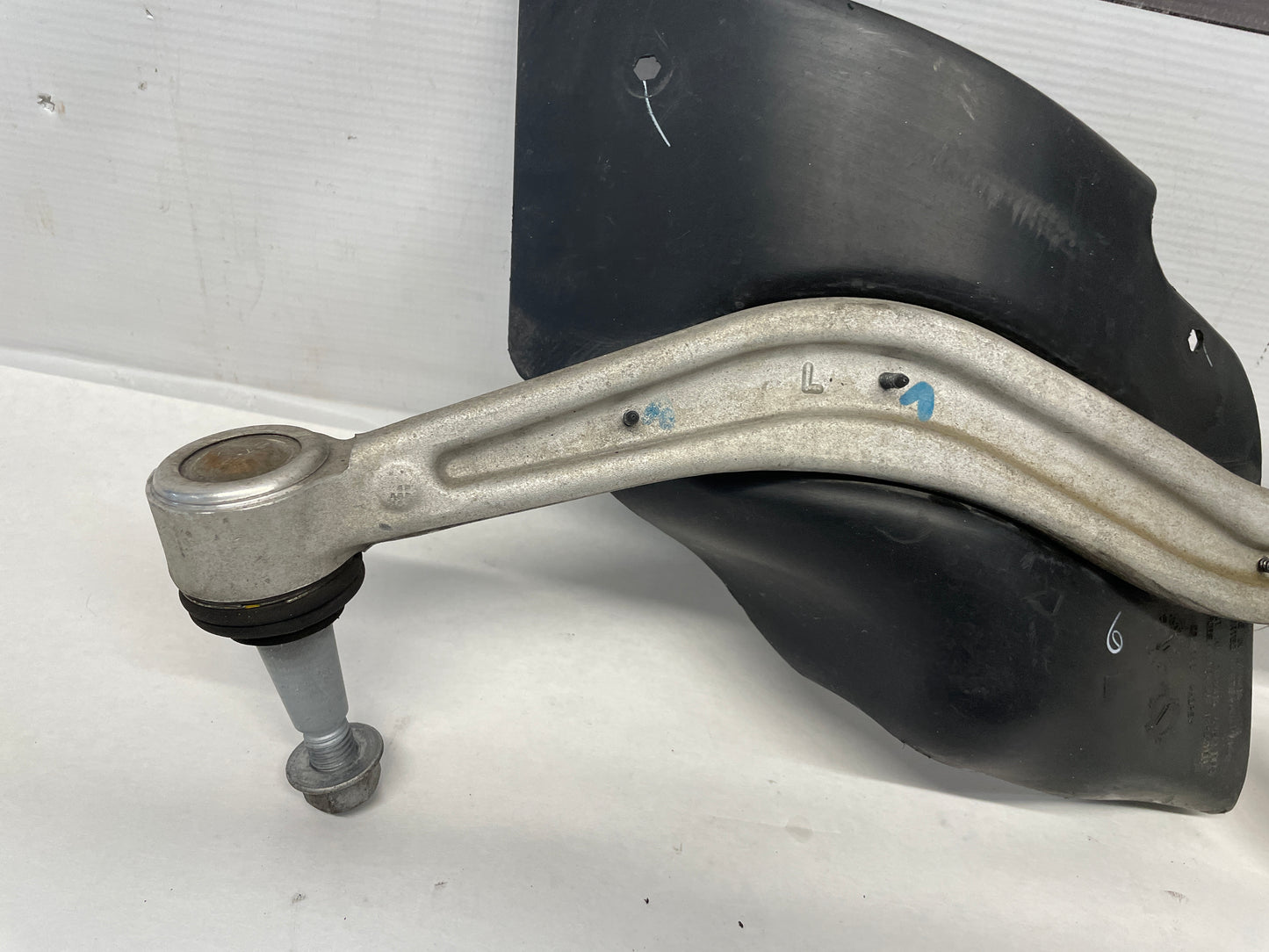 2016 Cadillac ATS-V Coupe LH Driver Front Lower Control Arm Link OEM - Day's Parts Yard