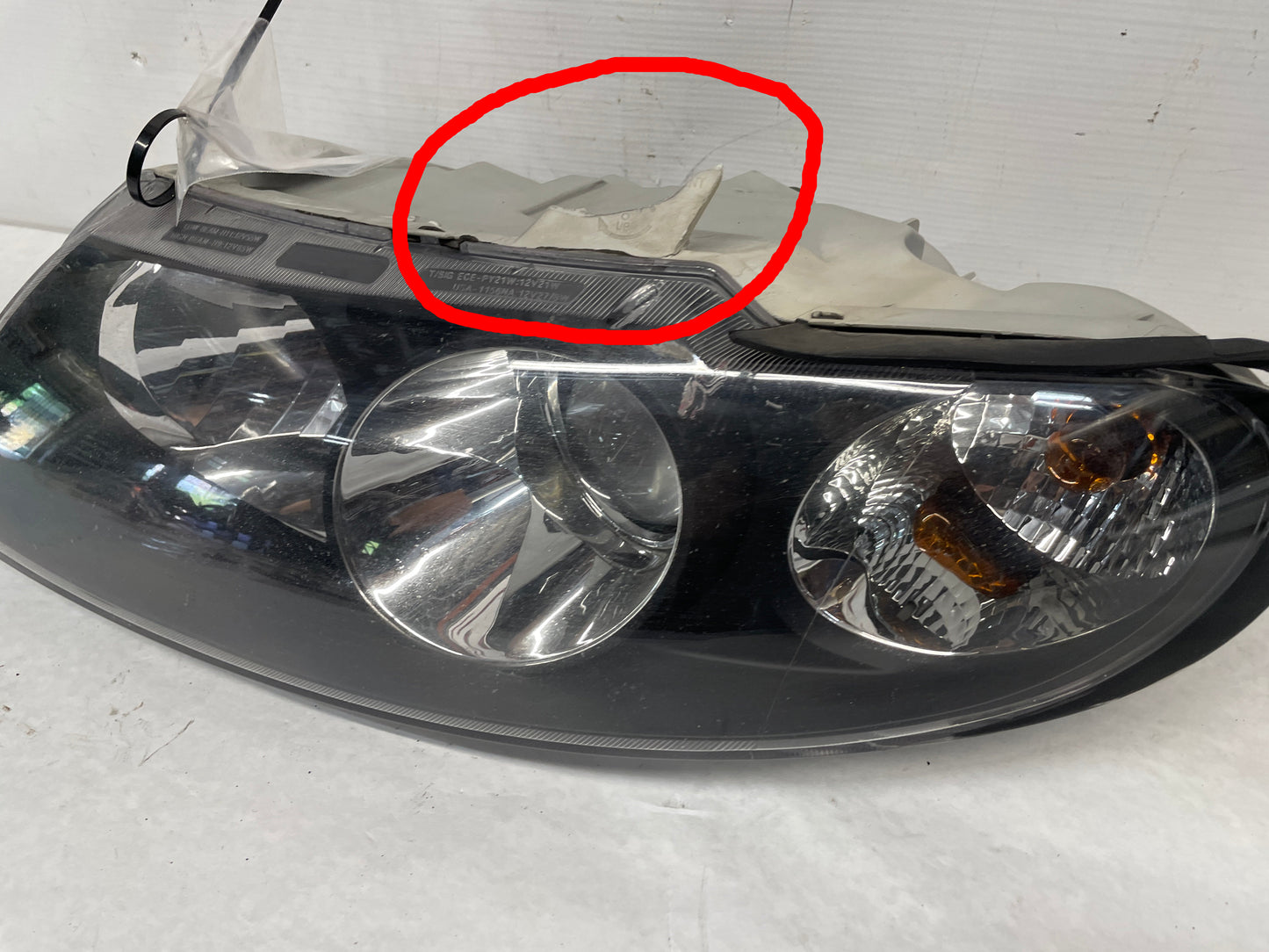 2006 Pontiac GTO LH Driver Head Light Headlight Lamp OEM - Day's Parts Yard