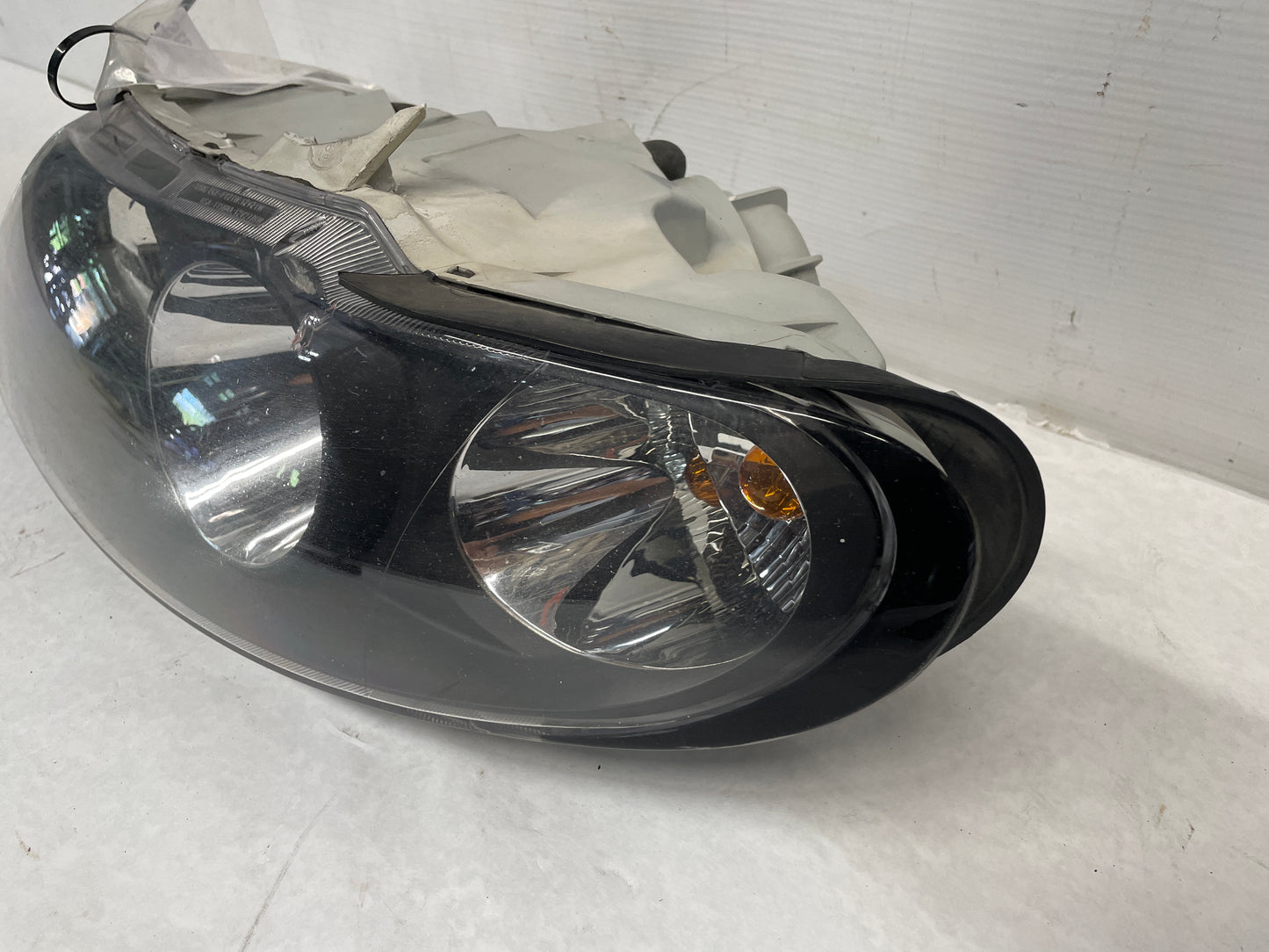 2006 Pontiac GTO LH Driver Head Light Headlight Lamp OEM - Day's Parts Yard