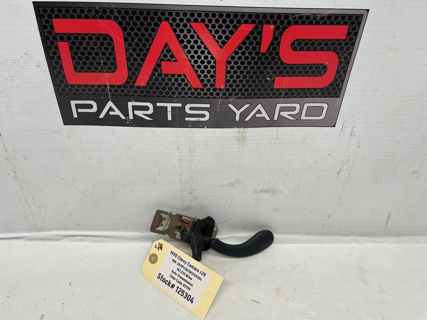 1998 Chevy Camaro Z28 LH Driver Interior Door Handle OEM - Day's Parts Yard
