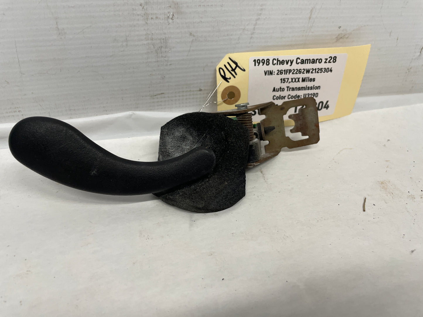 1998 Chevy Camaro Z28 RH Passenger Interior Door Handle OEM - Day's Parts Yard