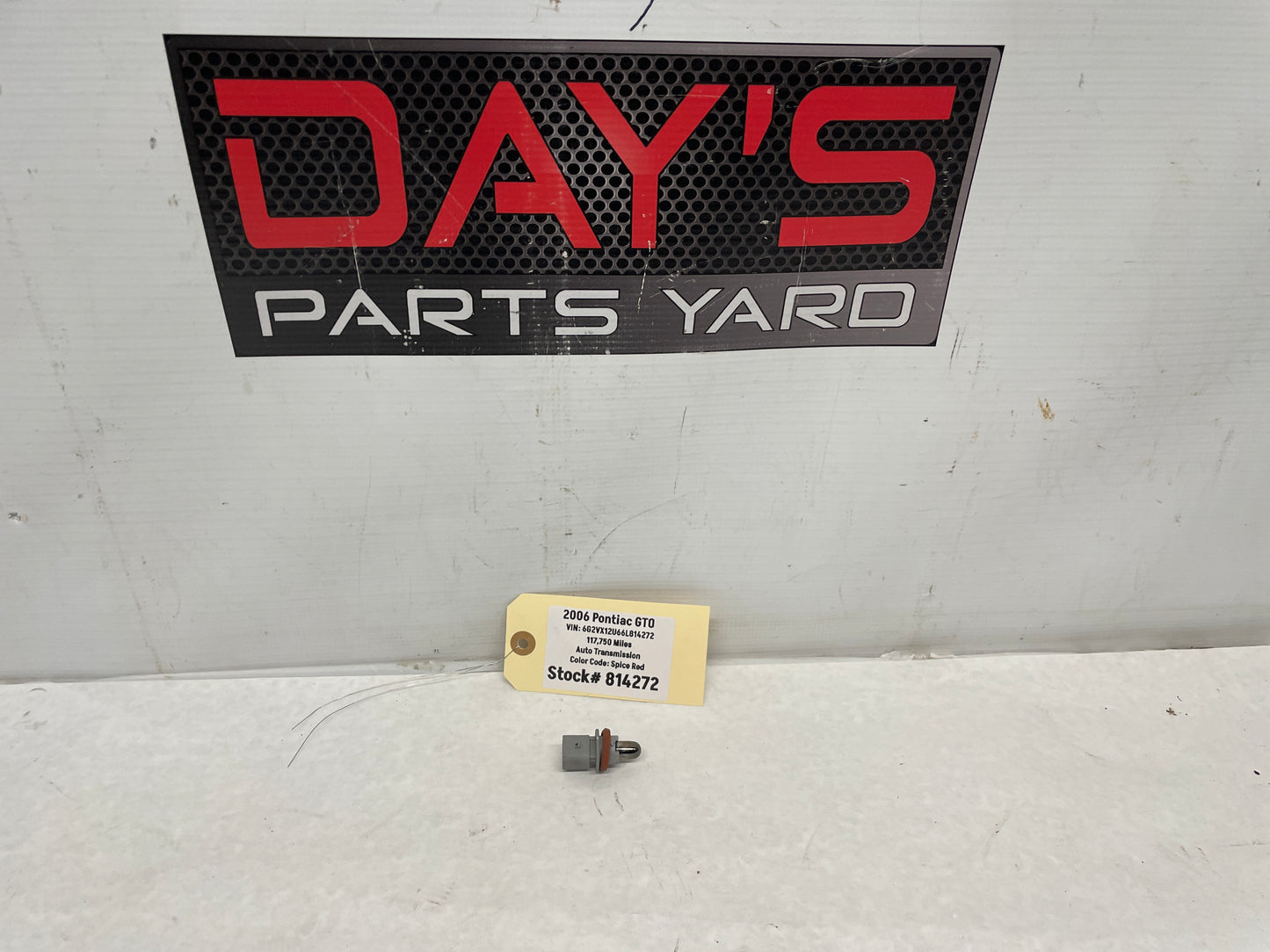 2006 Pontiac GTO Marker Light Turn Signal Bulb Socket OEM - Day's Parts Yard