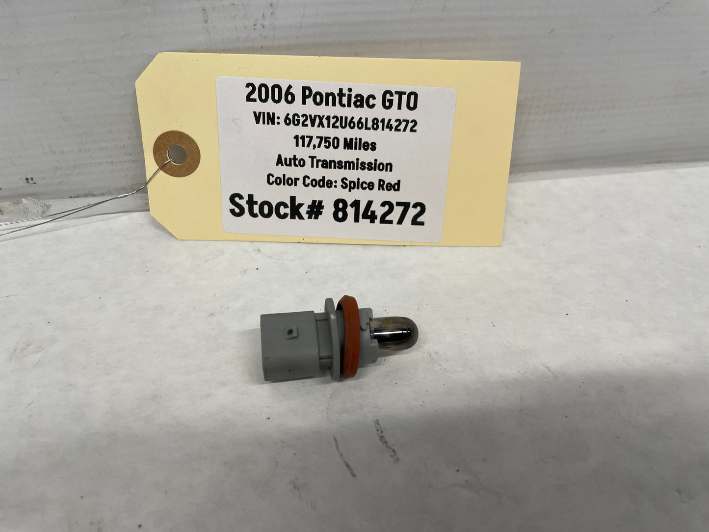 2006 Pontiac GTO Marker Light Turn Signal Bulb Socket OEM - Day's Parts Yard