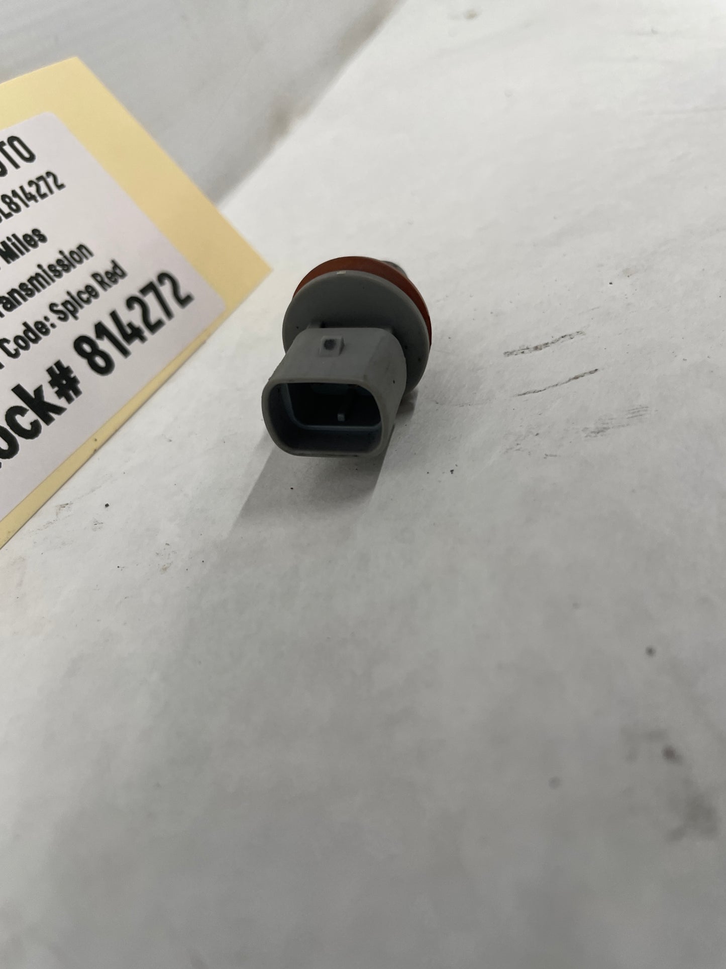 2006 Pontiac GTO Marker Light Turn Signal Bulb Socket OEM - Day's Parts Yard
