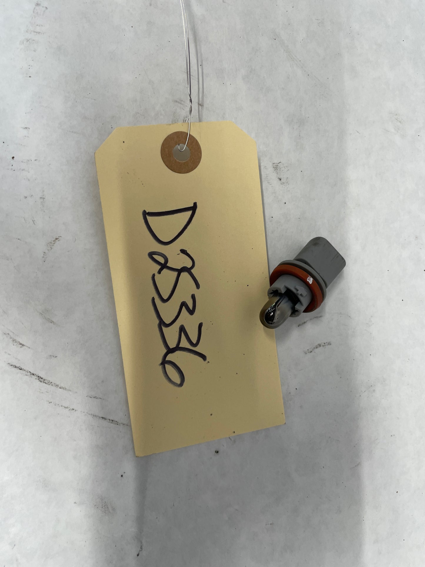 2006 Pontiac GTO Marker Light Turn Signal Bulb Socket OEM - Day's Parts Yard