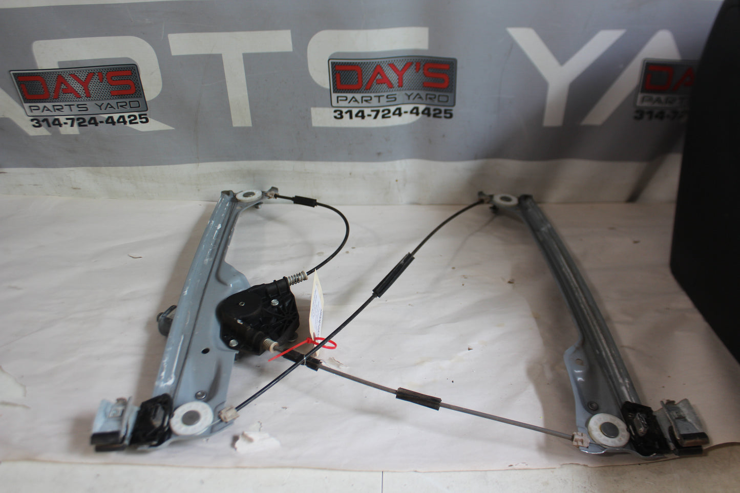 2018 GMC Sierra K2500 Denali Front RH Passenger Window Regulator Motor OEM - Day's Parts Yard