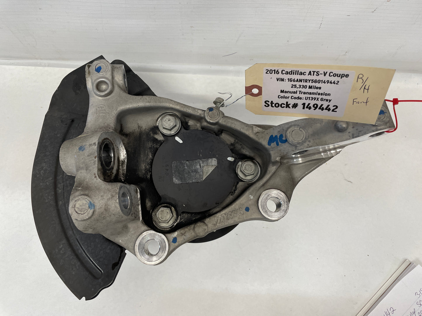2016 Cadillac ATS-V RH Passenger Front Spindle Knuckle Hub Bearing Assembly OEM - Day's Parts Yard
