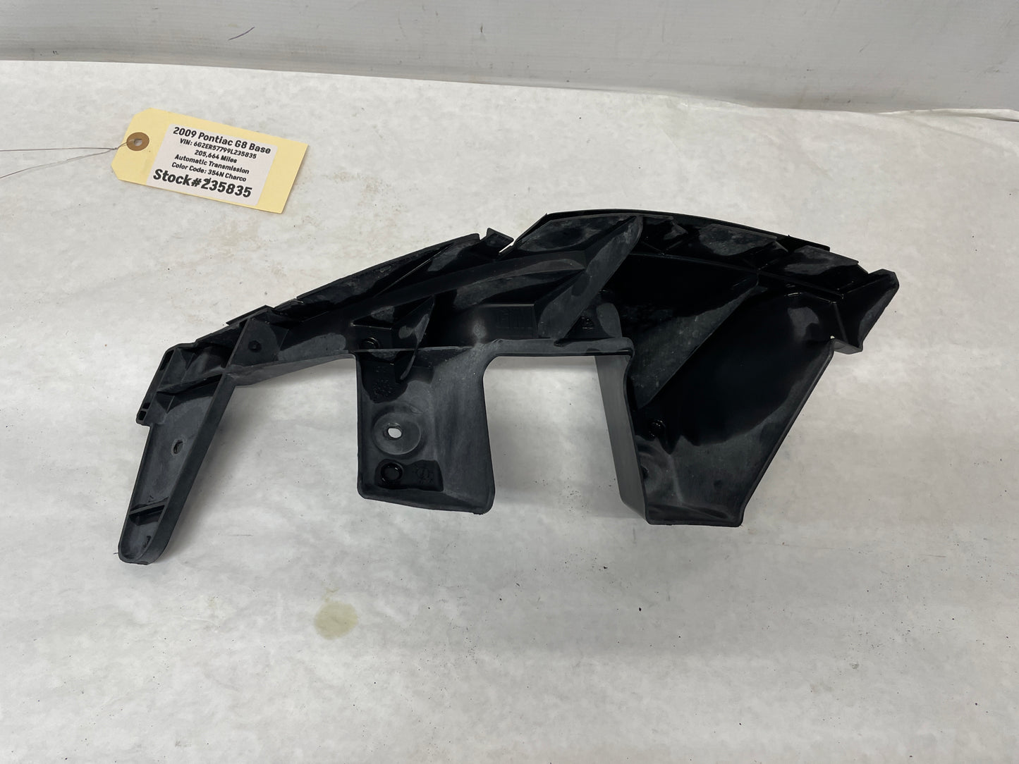 2009 Pontiac G8 Base RH & LH Rear Bumper Upper Support OEM - Day's Parts Yard