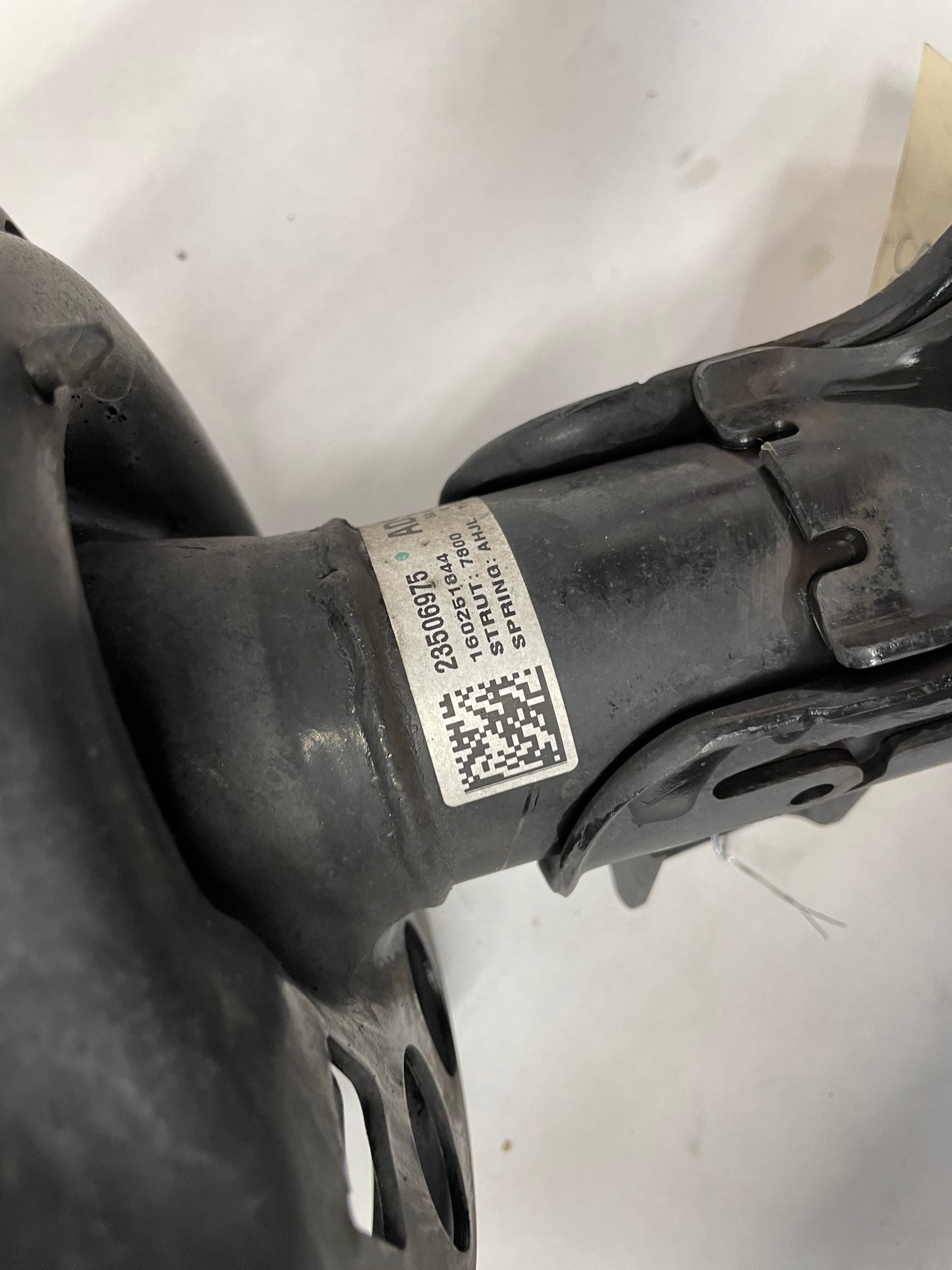 2016 Cadillac ATS-V Coupe Front Magnetic Ride Strut Assembly RH & LH OEM - Day's Parts Yard