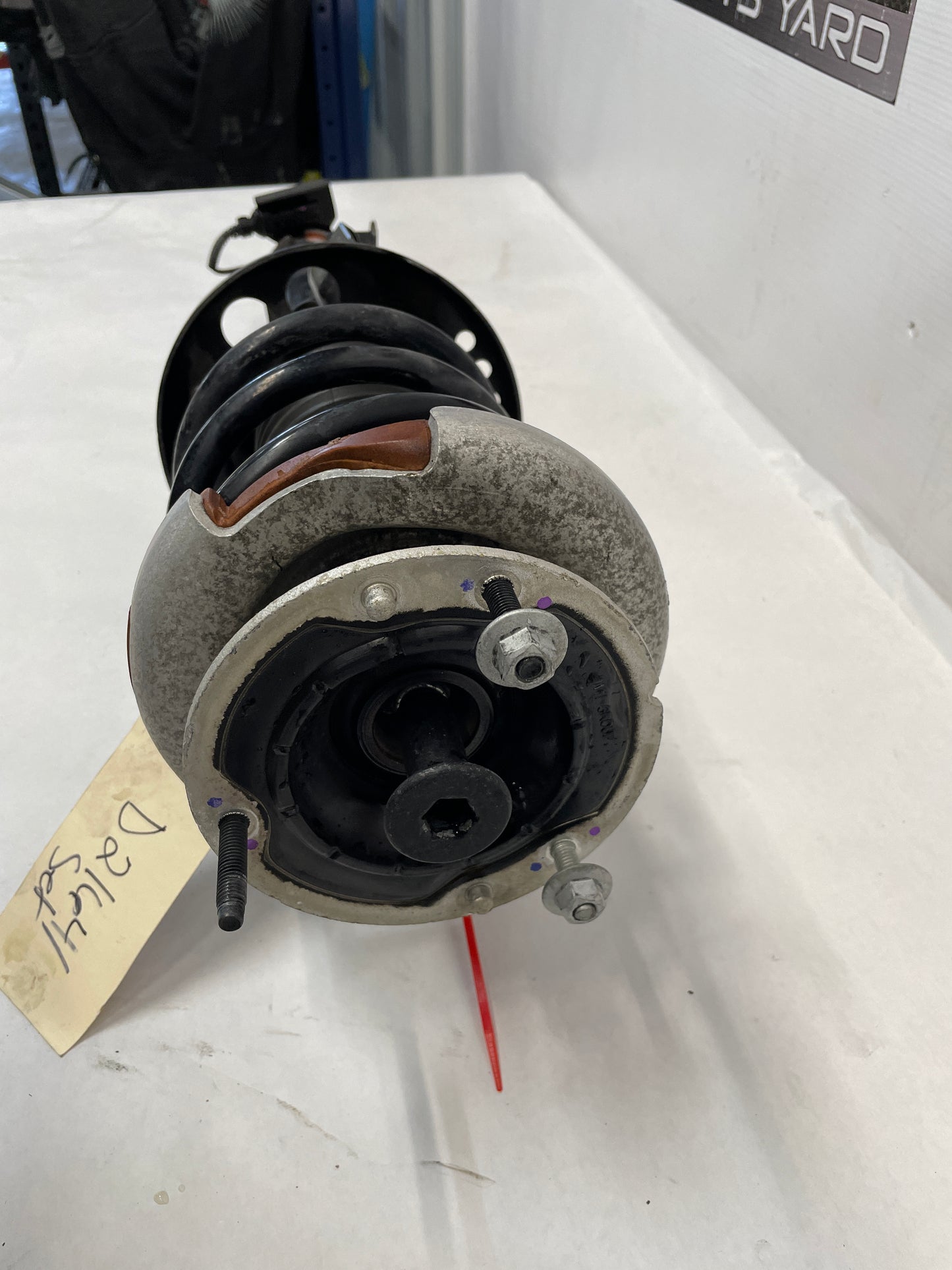 2016 Cadillac ATS-V Coupe Front Magnetic Ride Strut Assembly RH & LH OEM - Day's Parts Yard