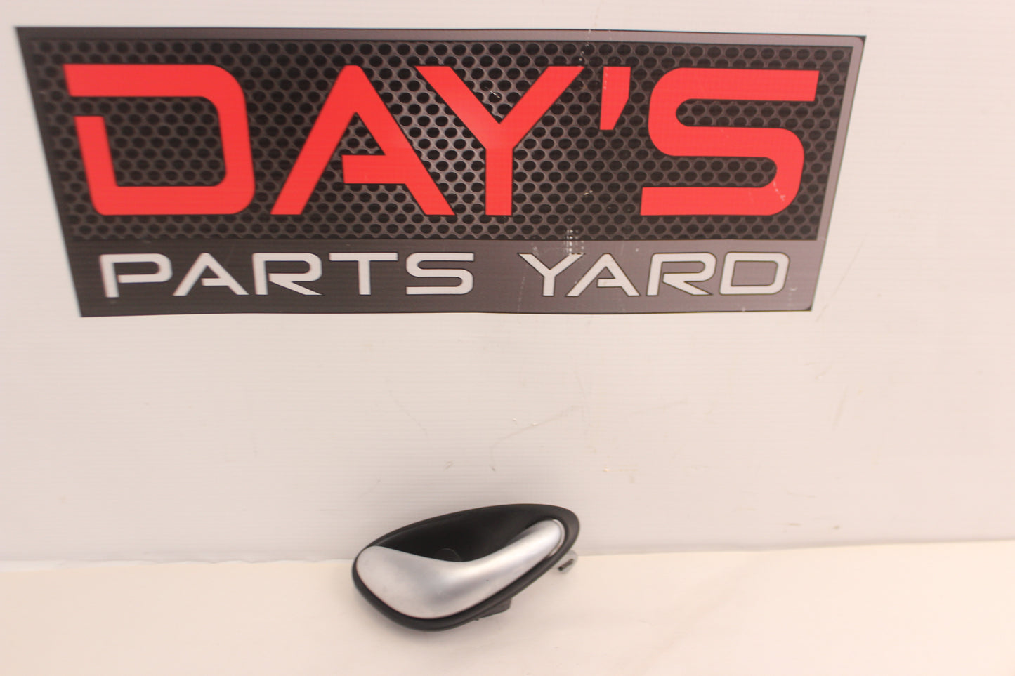 2005 Pontiac GTO RH Passenger Interior Door Handle OEM - Day's Parts Yard