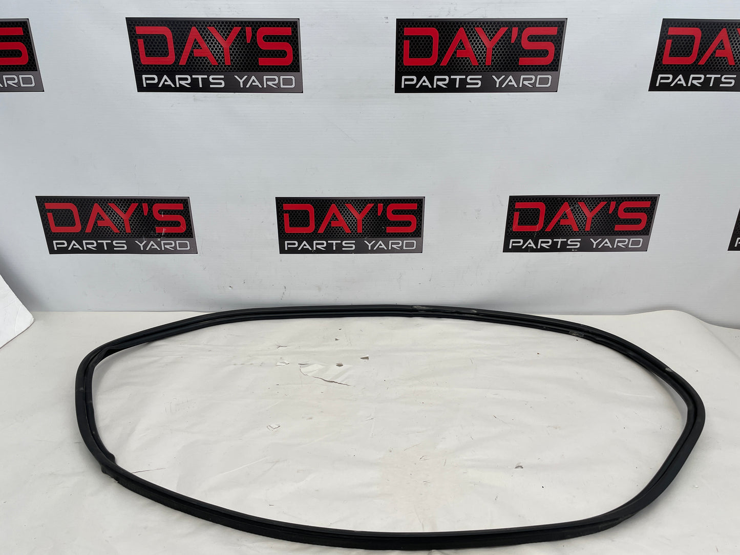 2009 Pontiac G8 GT Trunk Weather Strip Rubber Seal OEM - Day's Parts Yard
