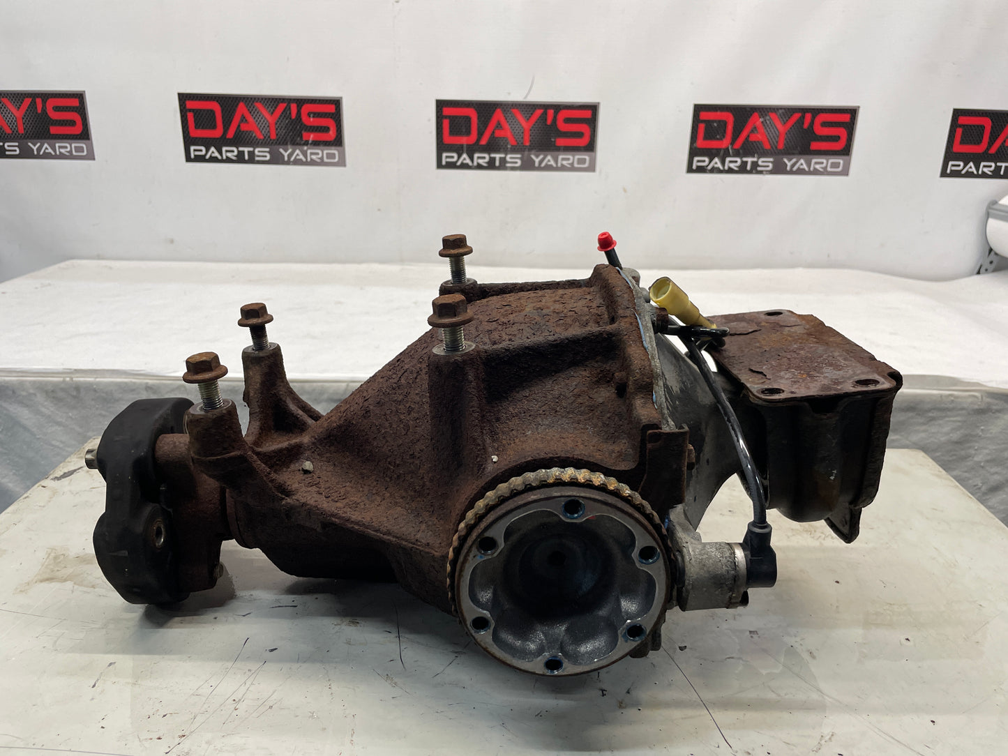 2006 Pontiac GTO Rear End Rearend Carrier Axle Differential 3.46 LSD OEM - Day's Parts Yard