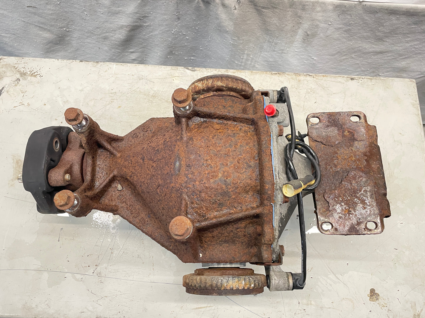 2006 Pontiac GTO Rear End Rearend Carrier Axle Differential 3.46 LSD OEM - Day's Parts Yard