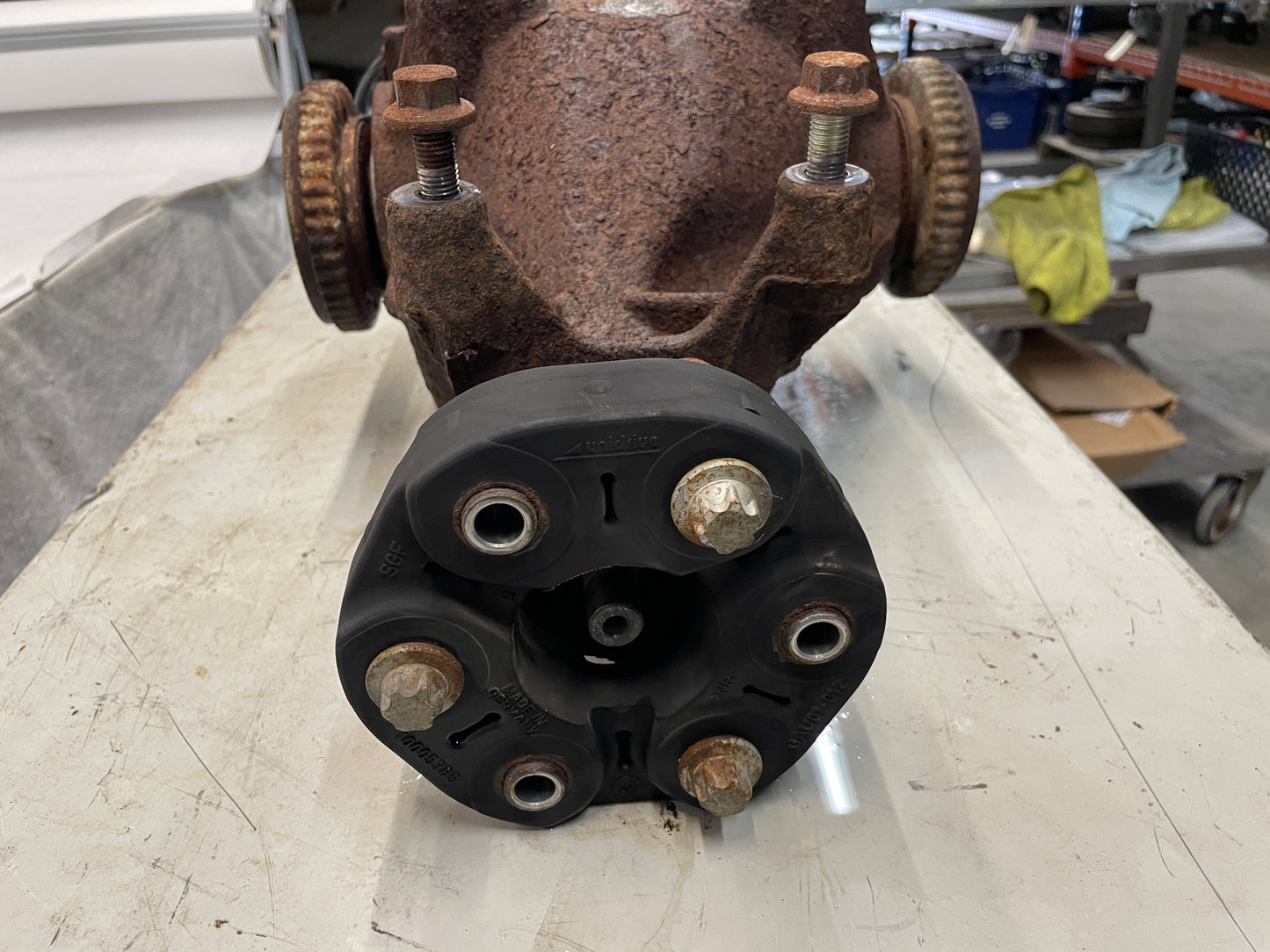 2006 Pontiac GTO Rear End Rearend Carrier Axle Differential 3.46 LSD OEM - Day's Parts Yard