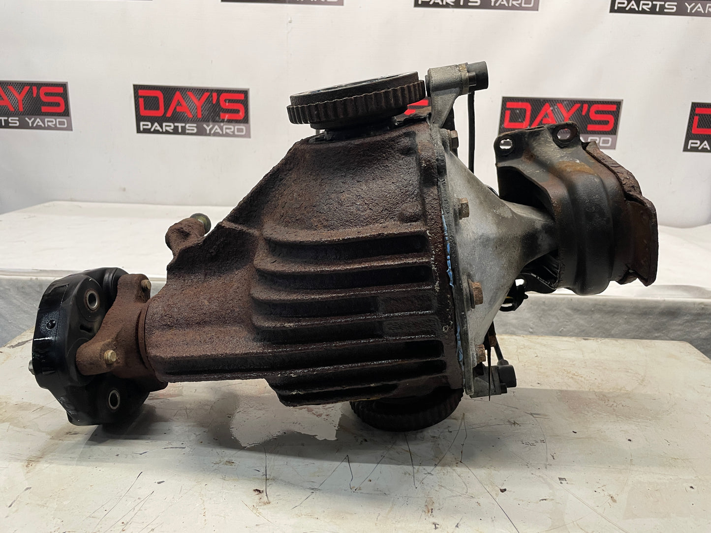 2006 Pontiac GTO Rear End Rearend Carrier Axle Differential 3.46 LSD OEM - Day's Parts Yard