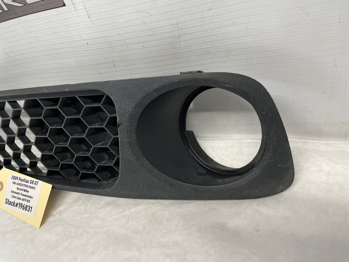 2009 Pontiac G8 GT LH Driver Front Bumper Lower Fog Light Grill Grille OEM - Day's Parts Yard