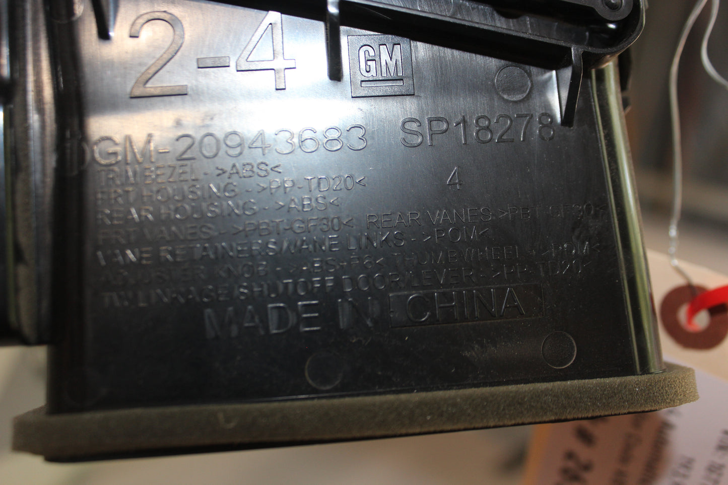 2018 GMC Sierra K2500 Denali RH Passenger Dash Air Vent OEM - Day's Parts Yard