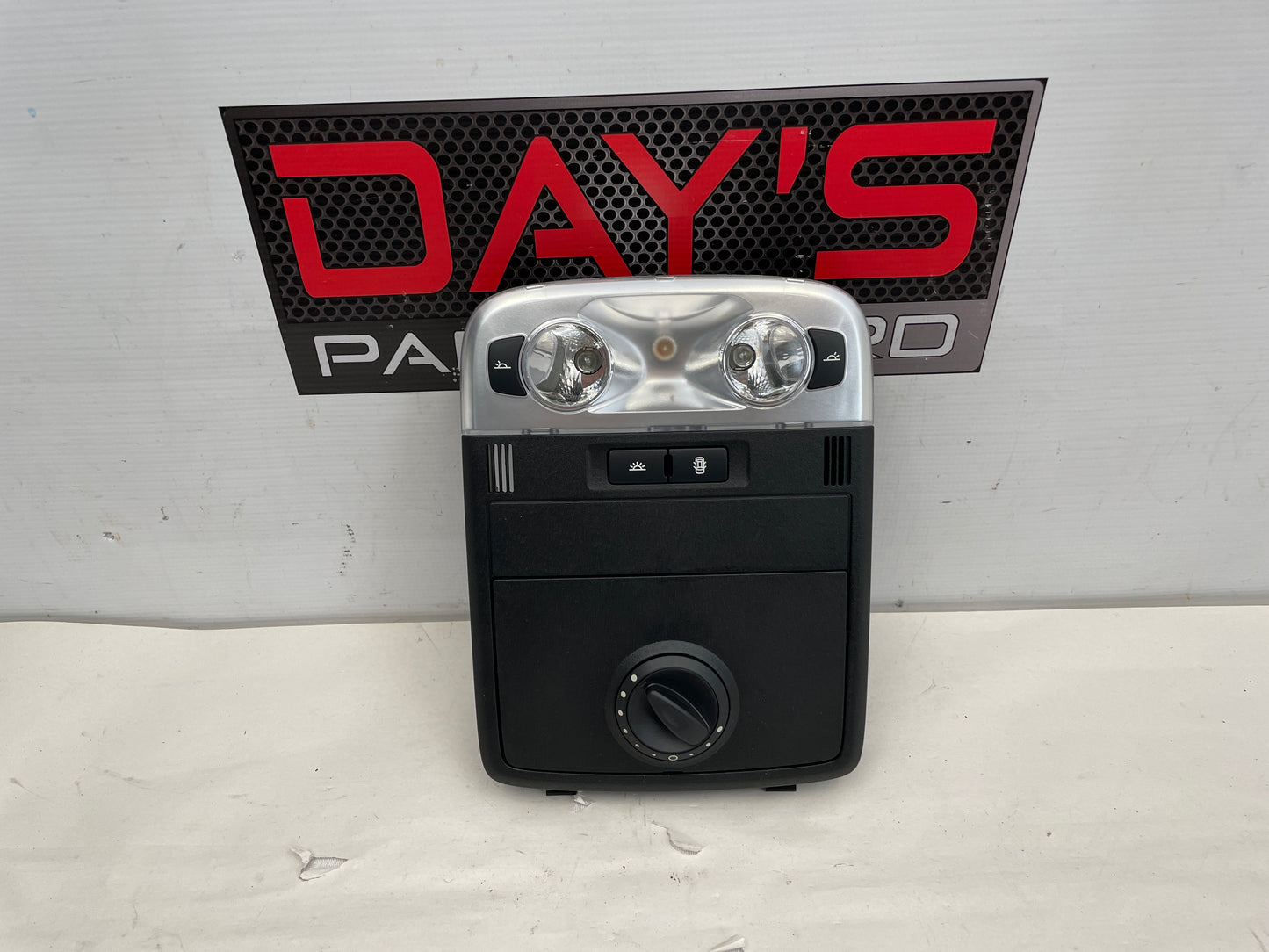 2009 Pontiac G8 GT Overhead Over Head Console Dome Light OEM - Day's Parts Yard