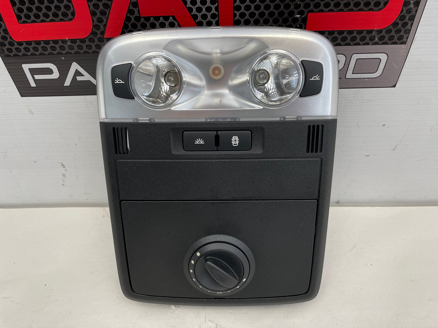 2009 Pontiac G8 GT Overhead Over Head Console Dome Light OEM - Day's Parts Yard