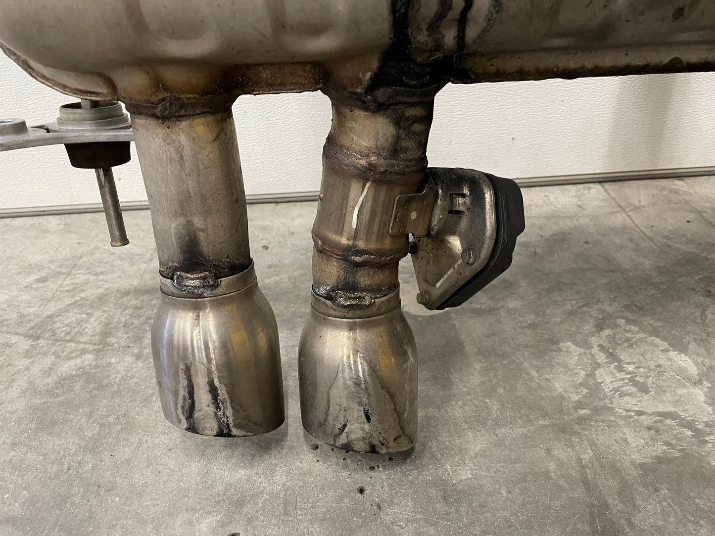 2016 Cadillac ATS-V Coupe Factory OEM Exhaust NPP Active Bi Mode Muffler - Day's Parts Yard