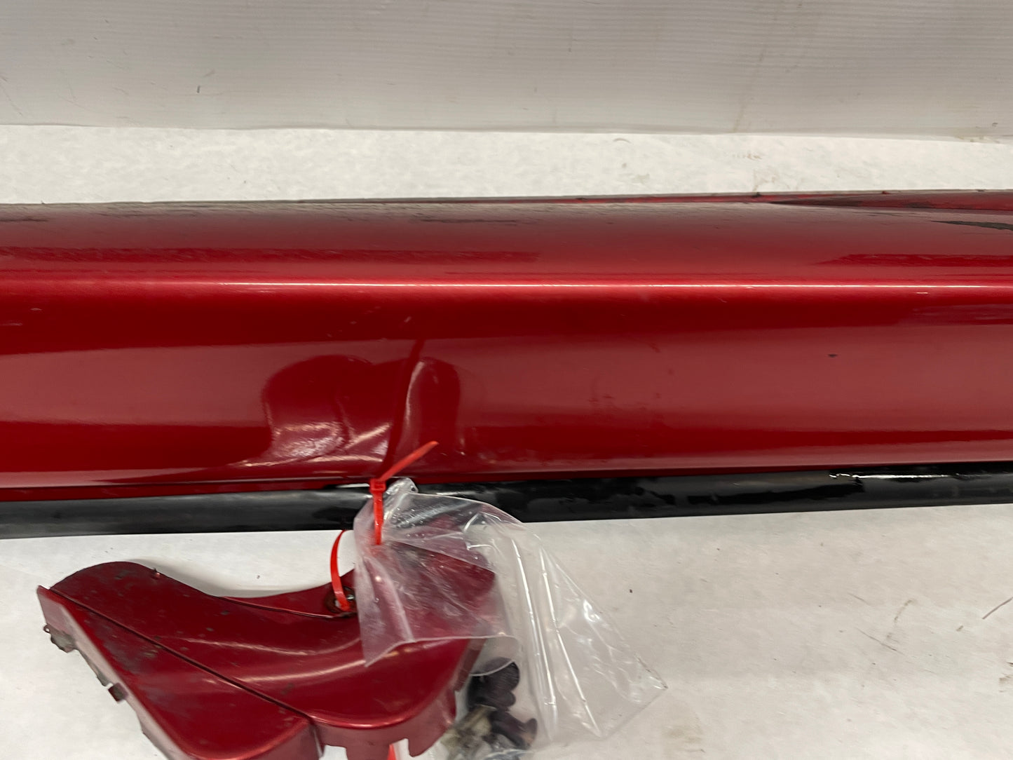 2006 Pontiac GTO RH Passenger Rocker Molding Side Skirt Panel Trim OEM - Day's Parts Yard