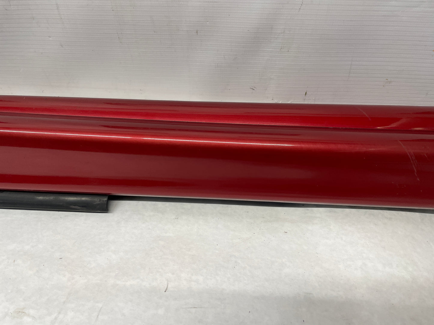 2006 Pontiac GTO RH Passenger Rocker Molding Side Skirt Panel Trim OEM - Day's Parts Yard