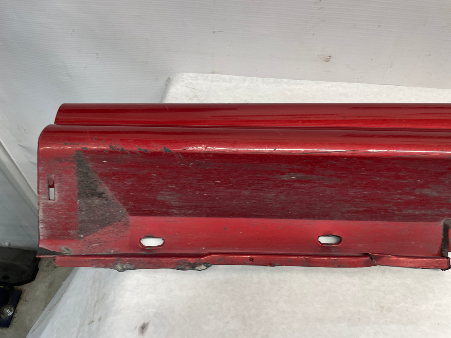 2006 Pontiac GTO RH Passenger Rocker Molding Side Skirt Panel Trim OEM - Day's Parts Yard