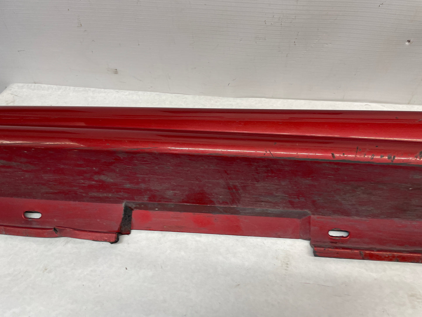 2006 Pontiac GTO RH Passenger Rocker Molding Side Skirt Panel Trim OEM - Day's Parts Yard