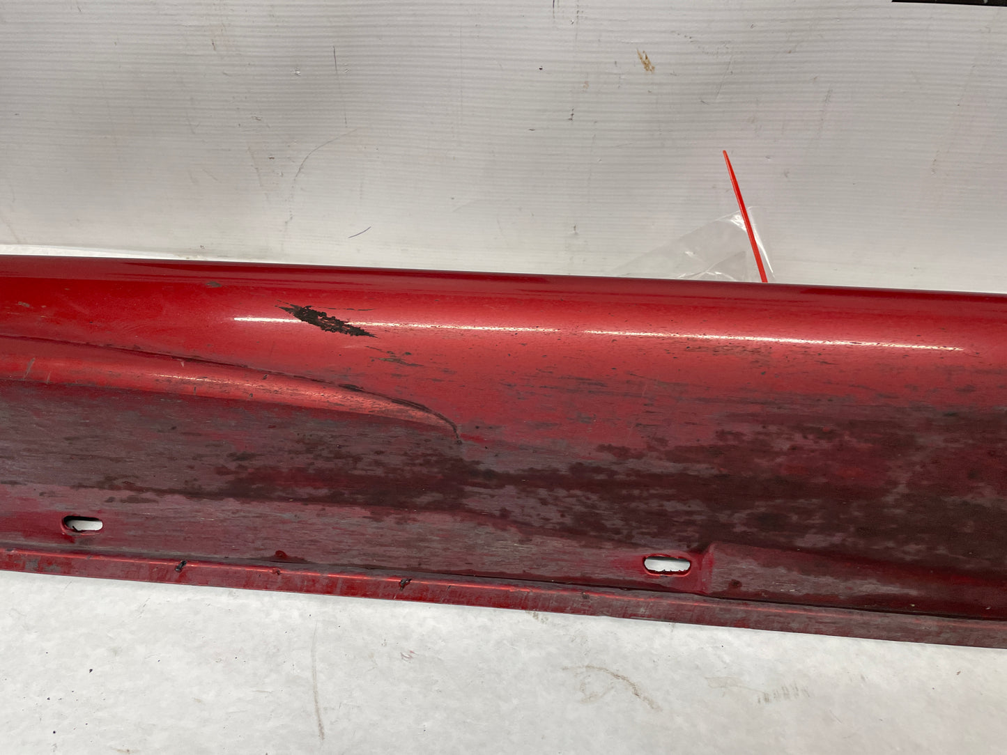 2006 Pontiac GTO RH Passenger Rocker Molding Side Skirt Panel Trim OEM - Day's Parts Yard