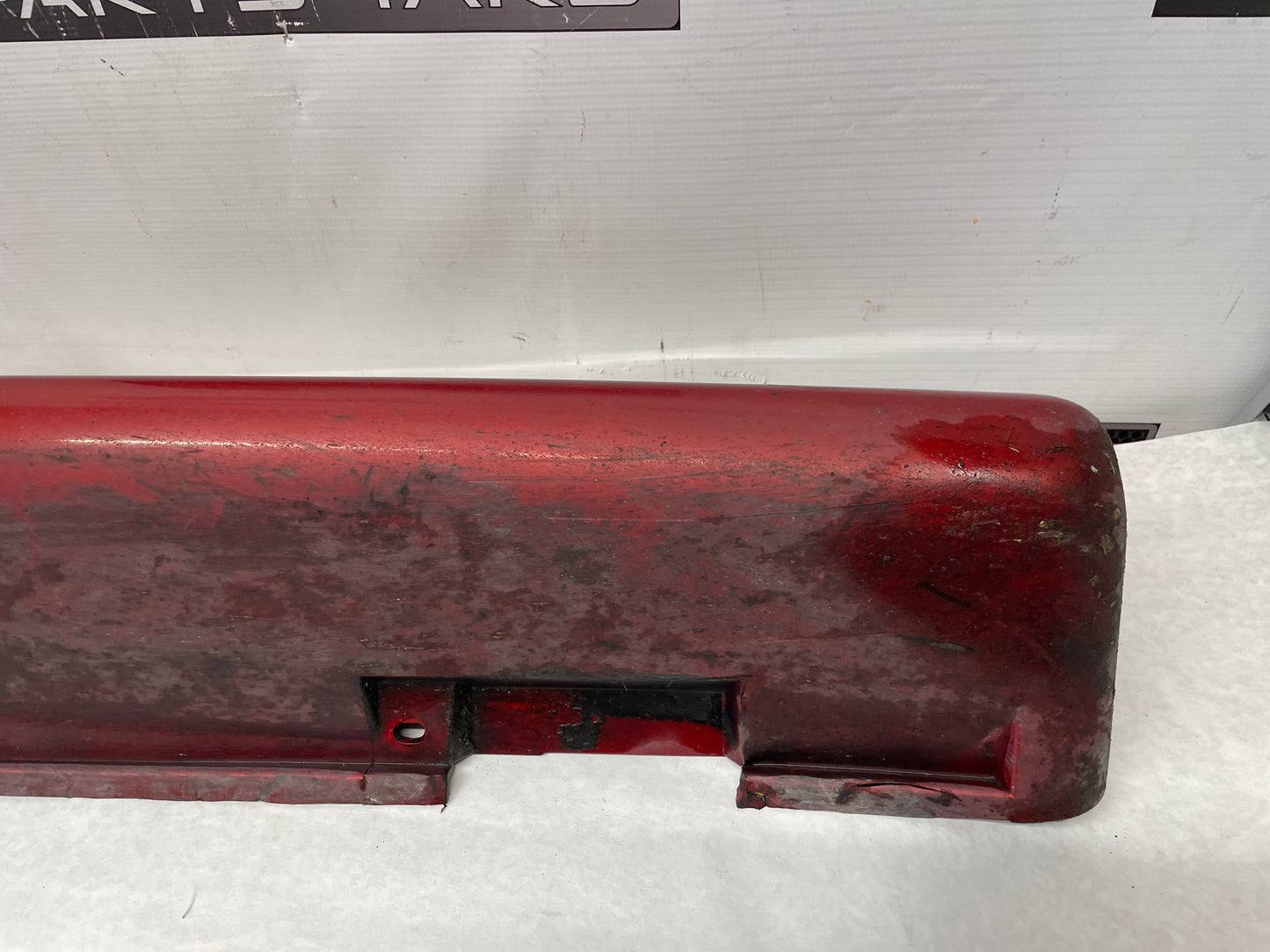 2006 Pontiac GTO RH Passenger Rocker Molding Side Skirt Panel Trim OEM - Day's Parts Yard