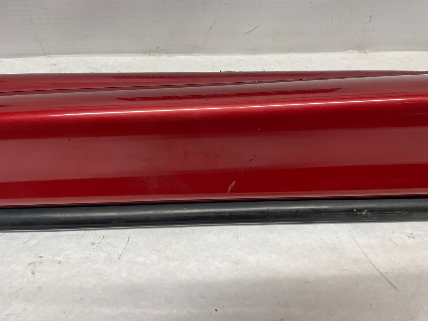 2006 Pontiac GTO LH Driver Rocker Molding Side Skirt Trim Panel OEM - Day's Parts Yard