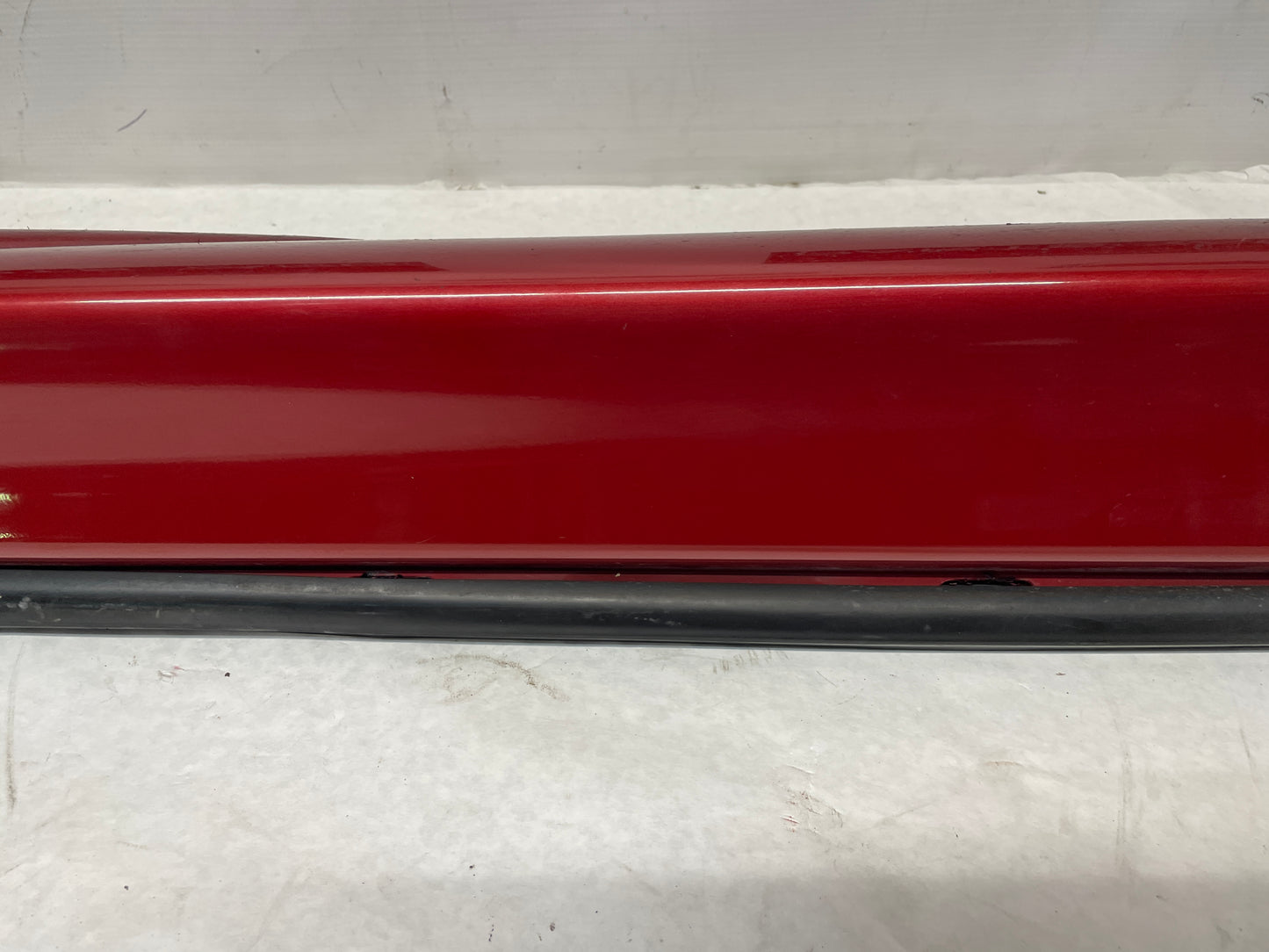 2006 Pontiac GTO LH Driver Rocker Molding Side Skirt Trim Panel OEM - Day's Parts Yard