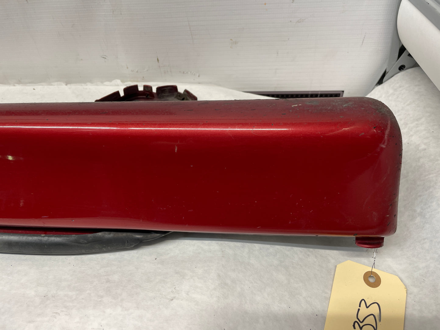 2006 Pontiac GTO LH Driver Rocker Molding Side Skirt Trim Panel OEM - Day's Parts Yard