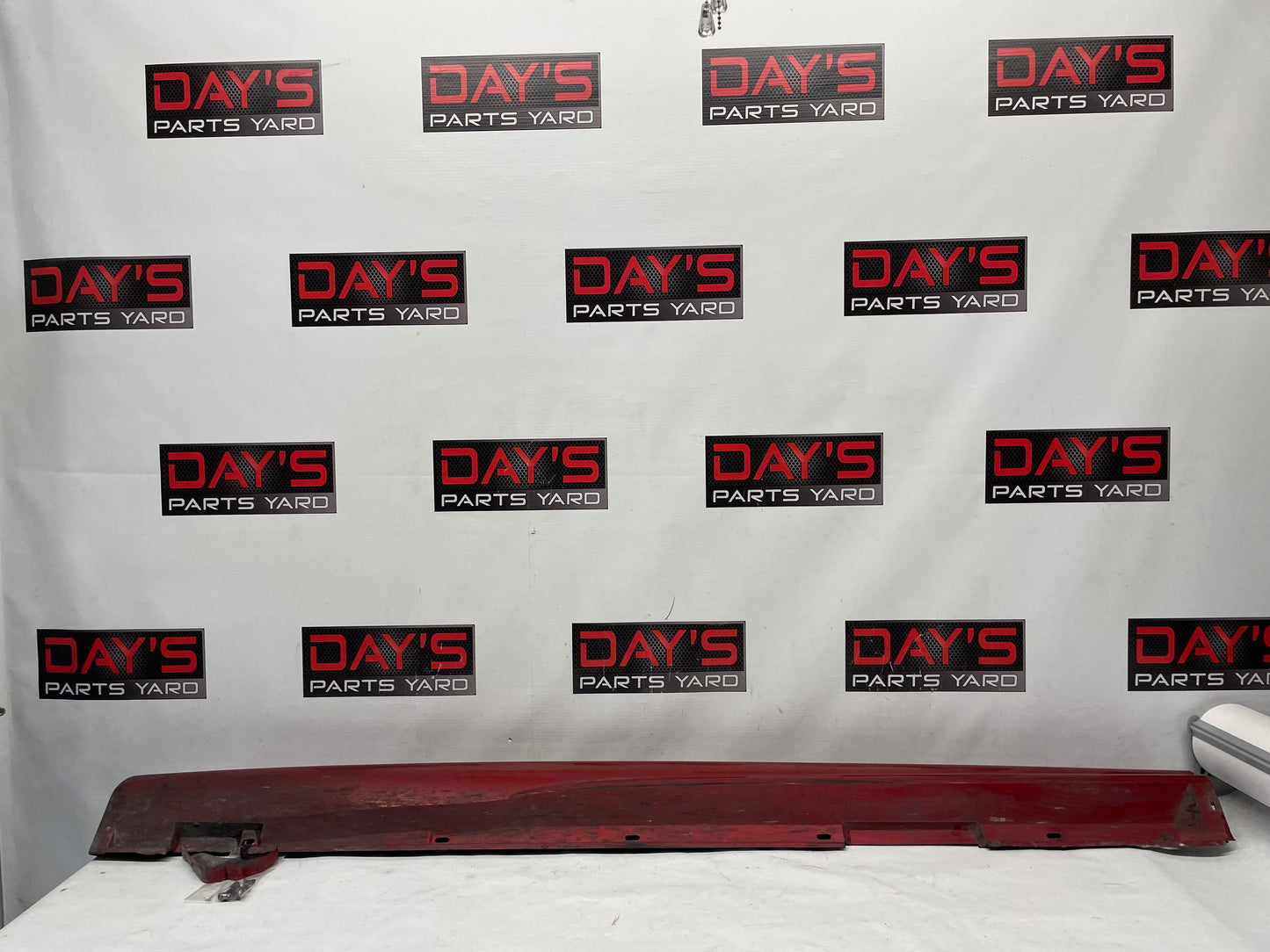2006 Pontiac GTO LH Driver Rocker Molding Side Skirt Trim Panel OEM - Day's Parts Yard