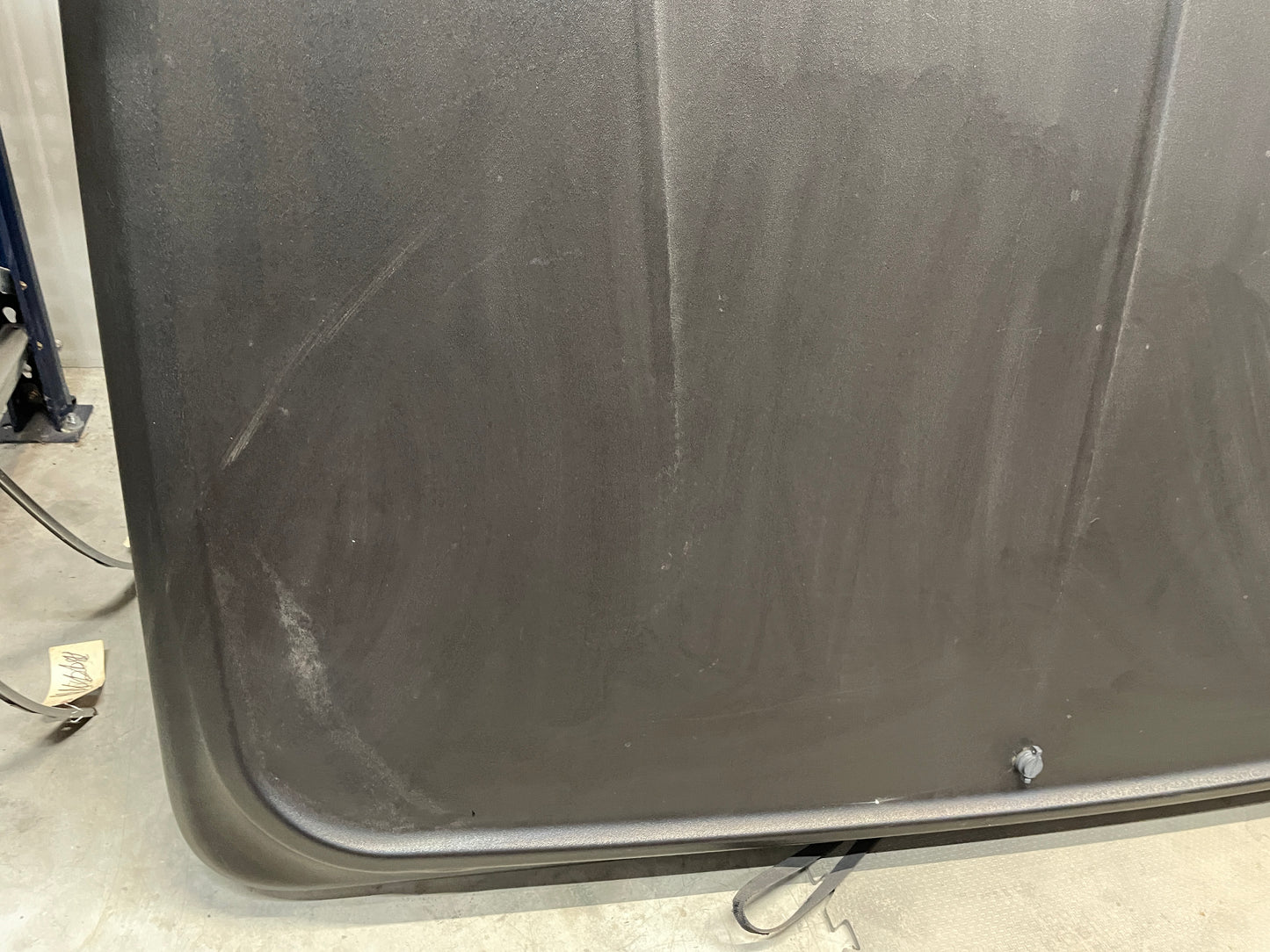 2009 GMC Sierra 2500HD SLT Tonneau Hard Cover w/ Hardware OEM LOCAL PICK UP - Day's Parts Yard