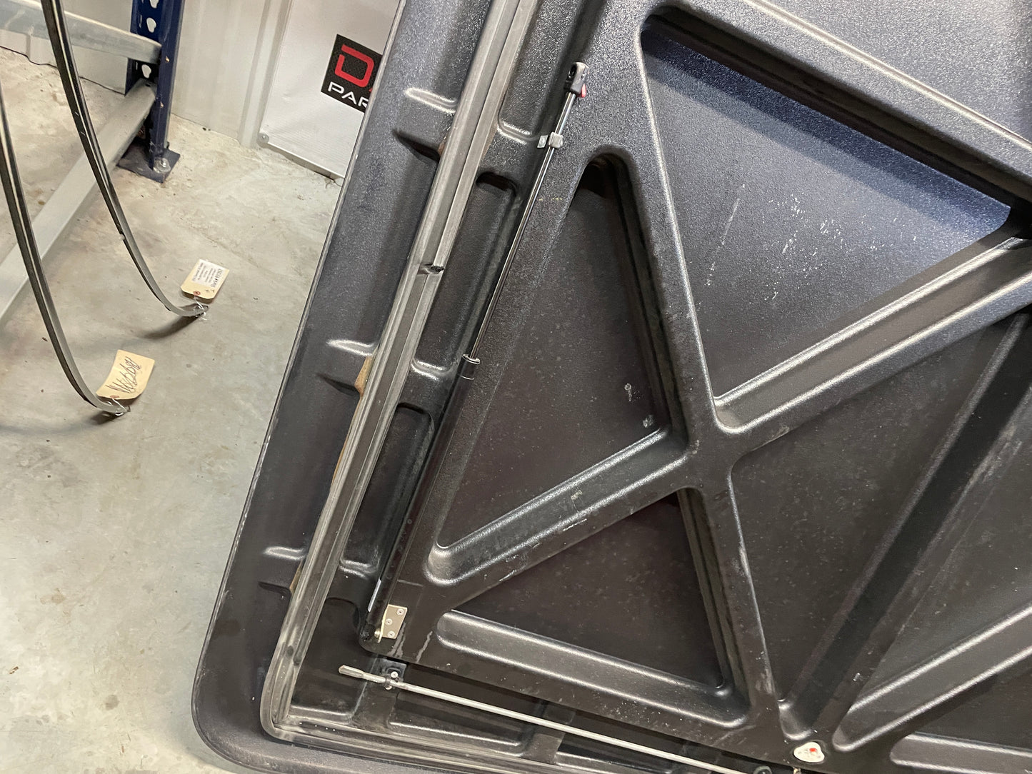 2009 GMC Sierra 2500HD SLT Tonneau Hard Cover w/ Hardware OEM LOCAL PICK UP - Day's Parts Yard