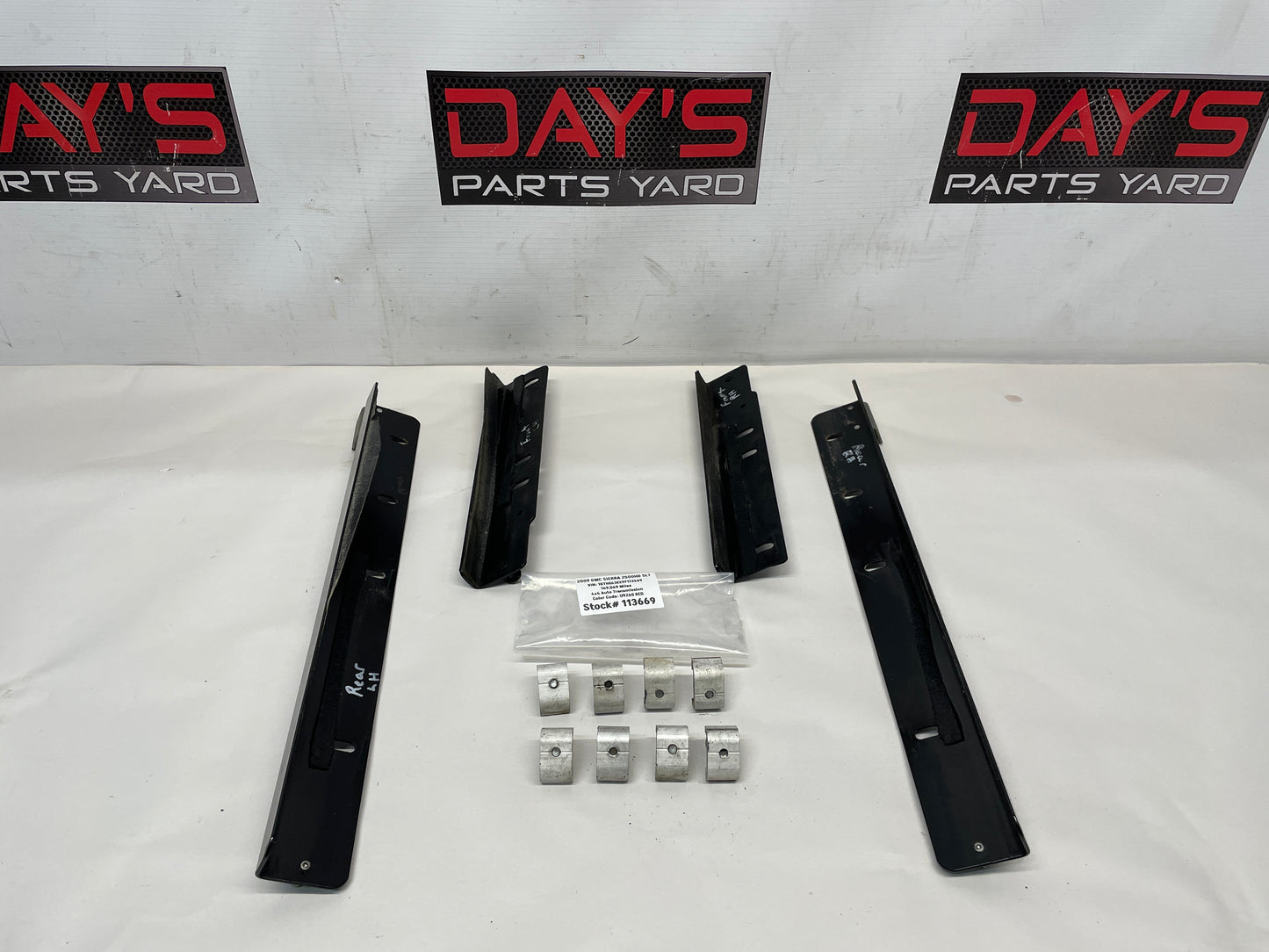 2009 GMC Sierra 2500HD SLT Tonneau Hard Cover w/ Hardware OEM LOCAL PICK UP - Day's Parts Yard