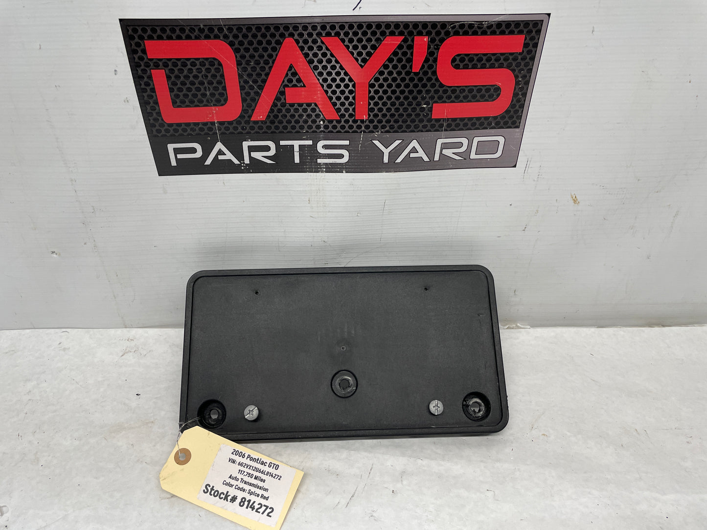 2006 Pontiac GTO Front Bumper Fascia License Plate Bracket OEM - Day's Parts Yard