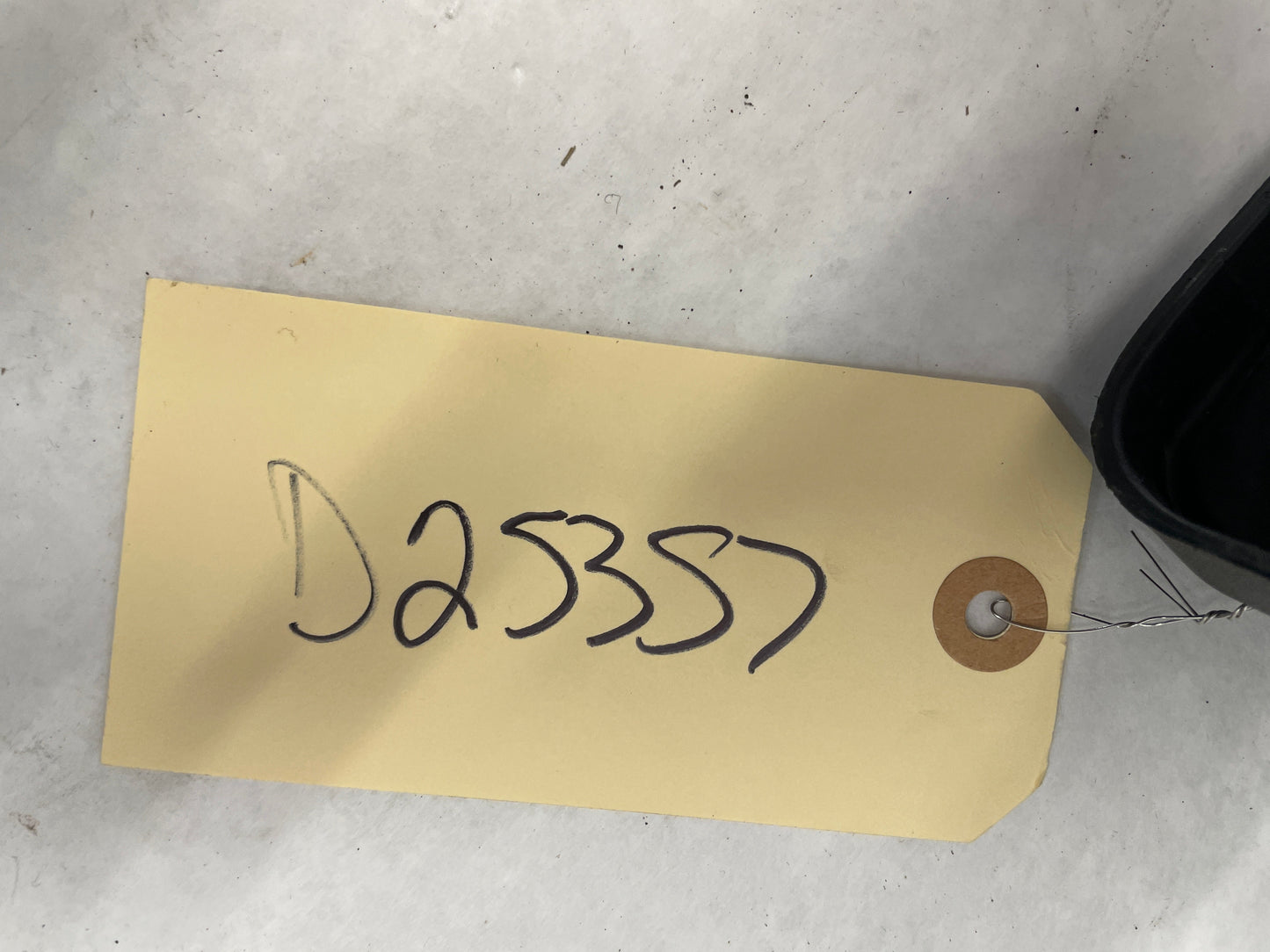 2006 Pontiac GTO Front Bumper Fascia License Plate Bracket OEM - Day's Parts Yard