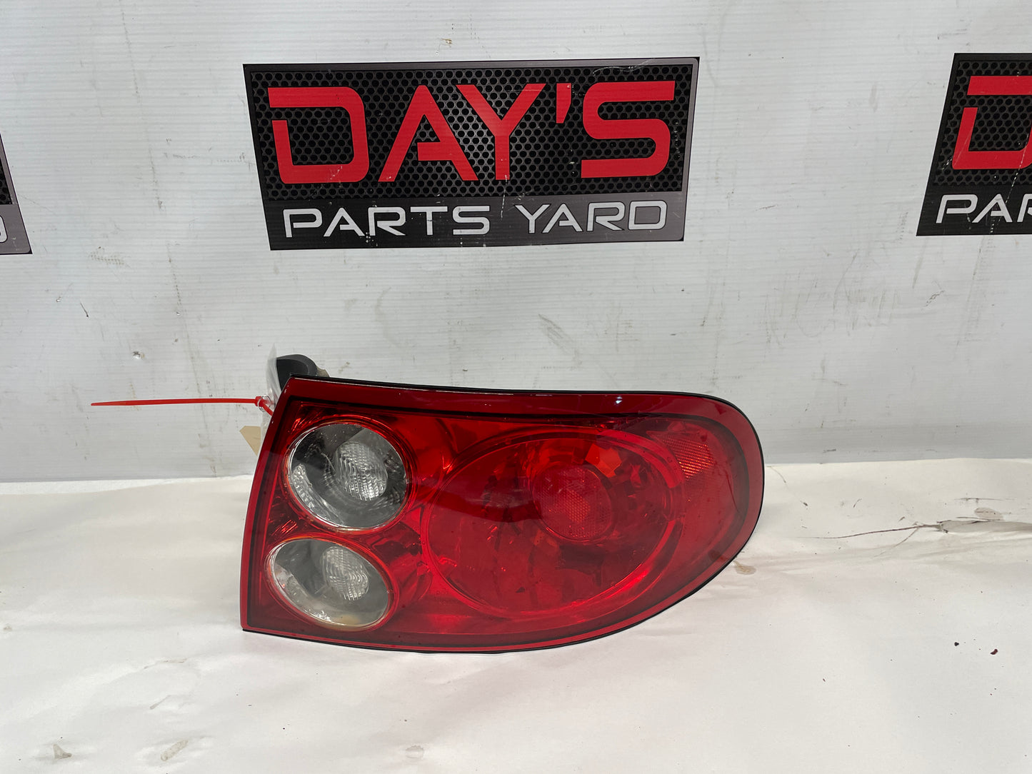 2004 Pontiac GTO RH Passenger Tail Light Taillight Lamp OEM - Day's Parts Yard