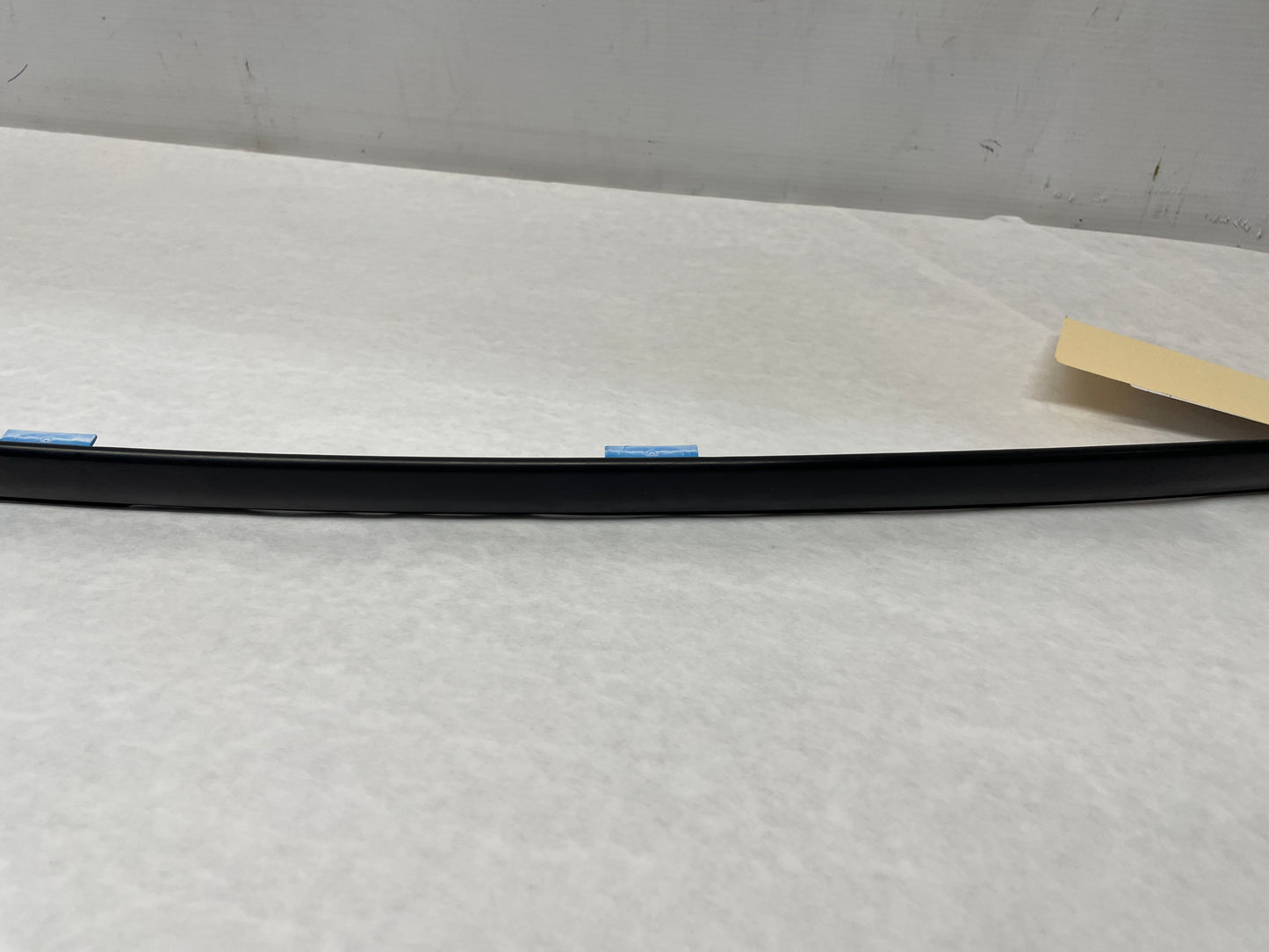 2006 Pontiac GTO RH & LH Roof Panel Joint Finish Trim Molding OEM - Day's Parts Yard