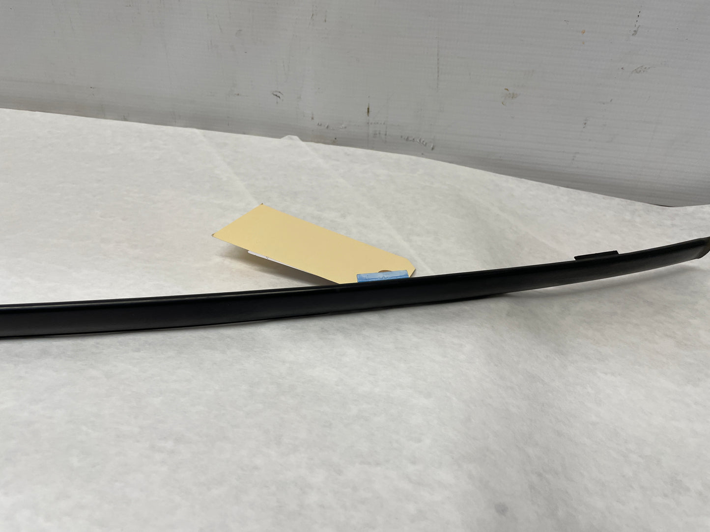 2006 Pontiac GTO RH & LH Roof Panel Joint Finish Trim Molding OEM - Day's Parts Yard