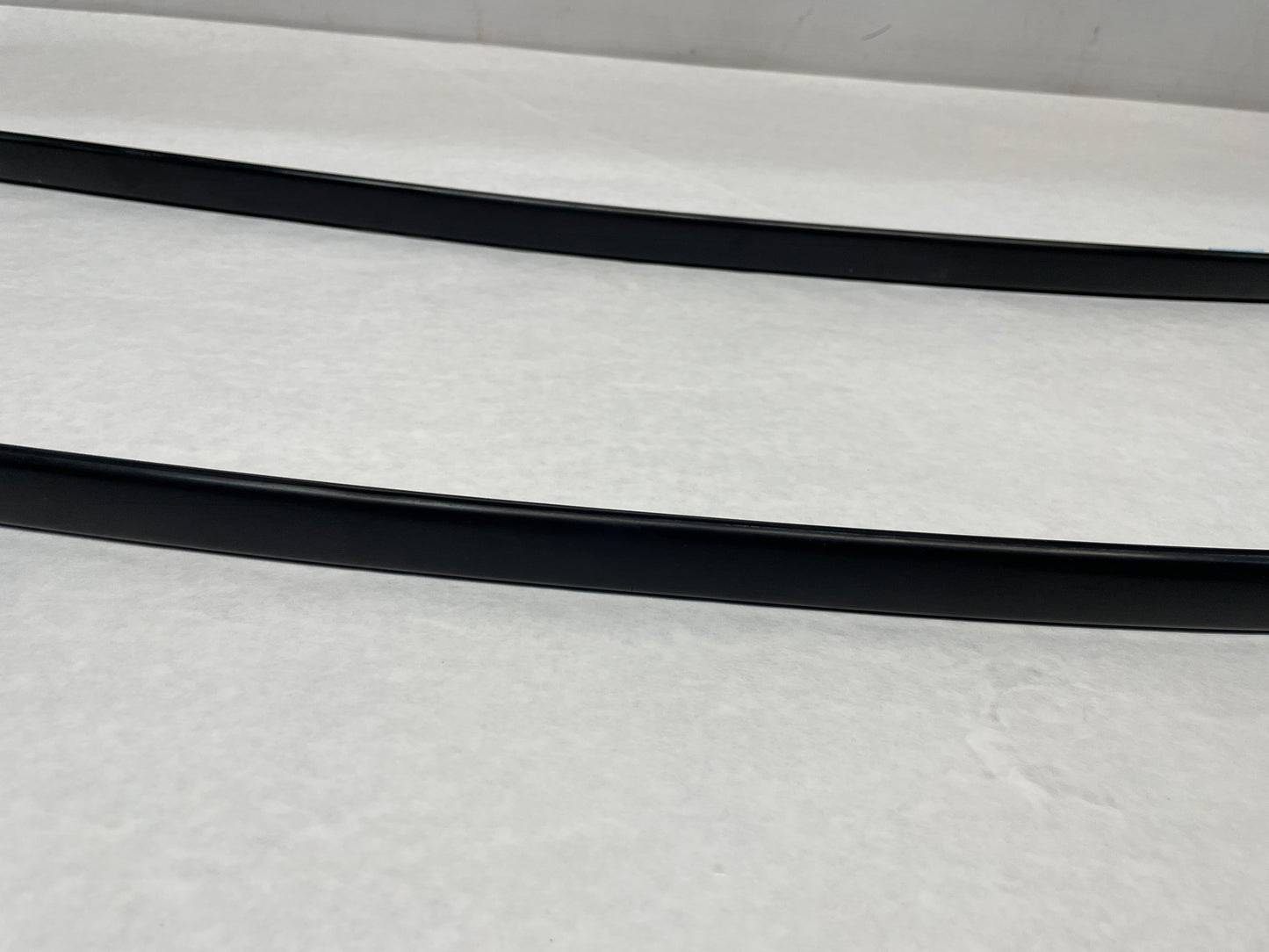 2006 Pontiac GTO RH & LH Roof Panel Joint Finish Trim Molding OEM - Day's Parts Yard