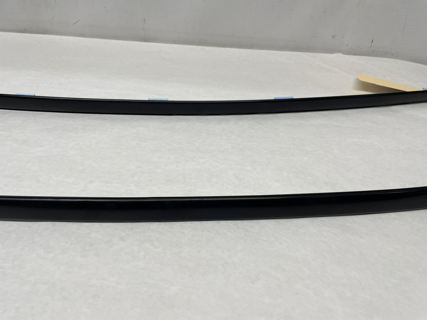 2006 Pontiac GTO RH & LH Roof Panel Joint Finish Trim Molding OEM - Day's Parts Yard