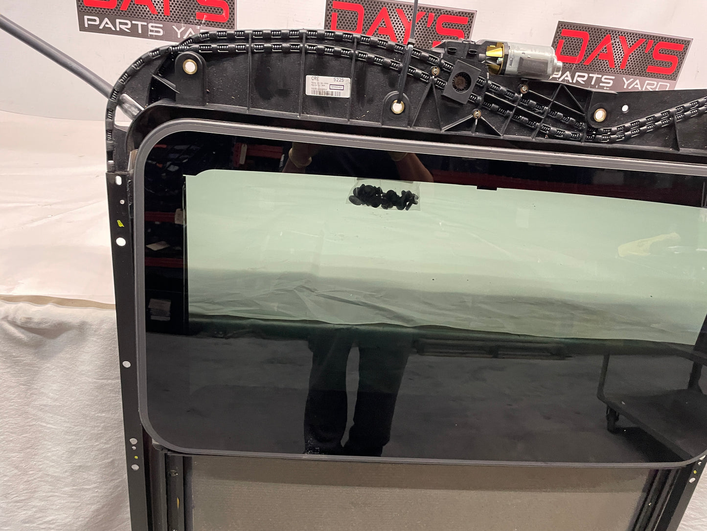 2009 Pontiac G8 GT Sun Moon Roof Sunroof OEM - Day's Parts Yard
