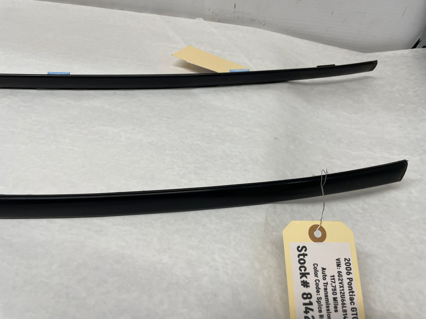 2006 Pontiac GTO RH & LH Roof Panel Joint Finish Trim Molding OEM - Day's Parts Yard